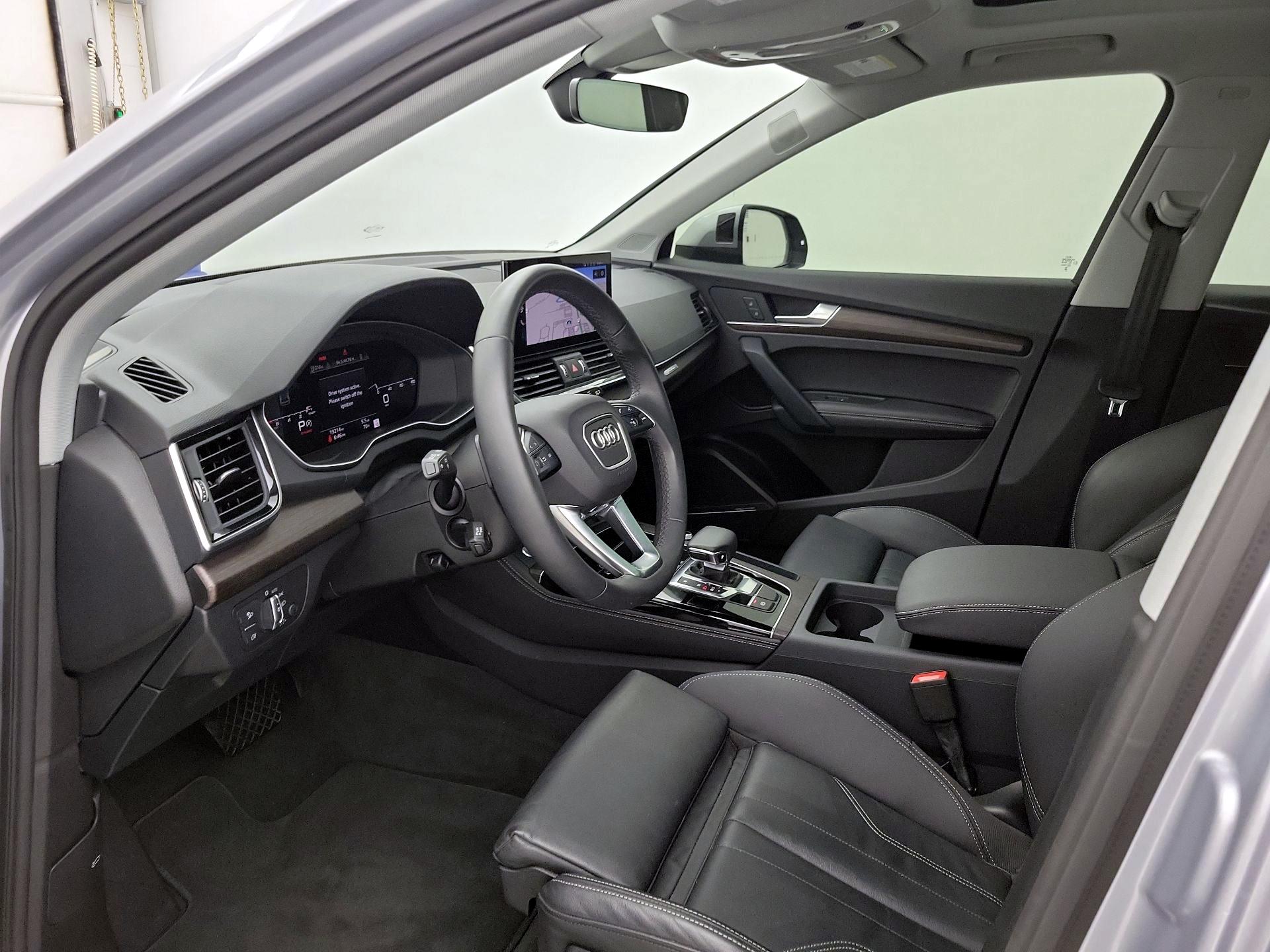 Thumbnail: 2025 Audi Q5 - 11