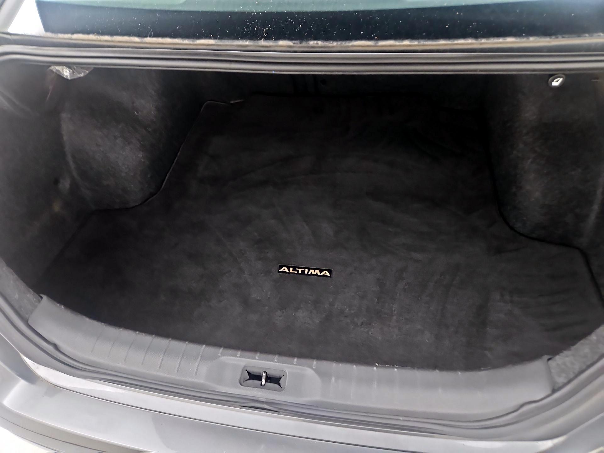 Thumbnail: 2019 Nissan Altima - 19