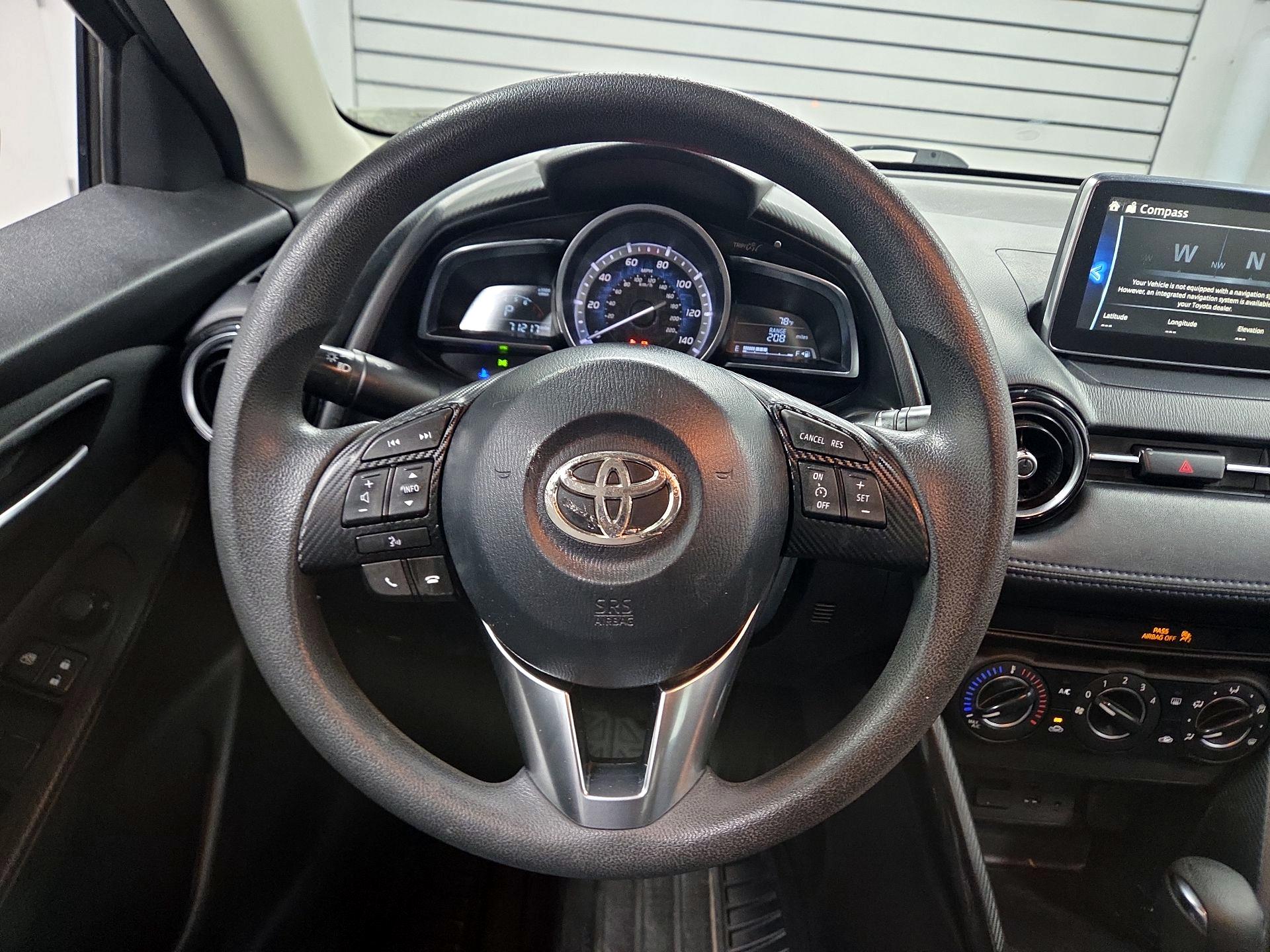 Thumbnail: 2017 Toyota Yaris iA - 10