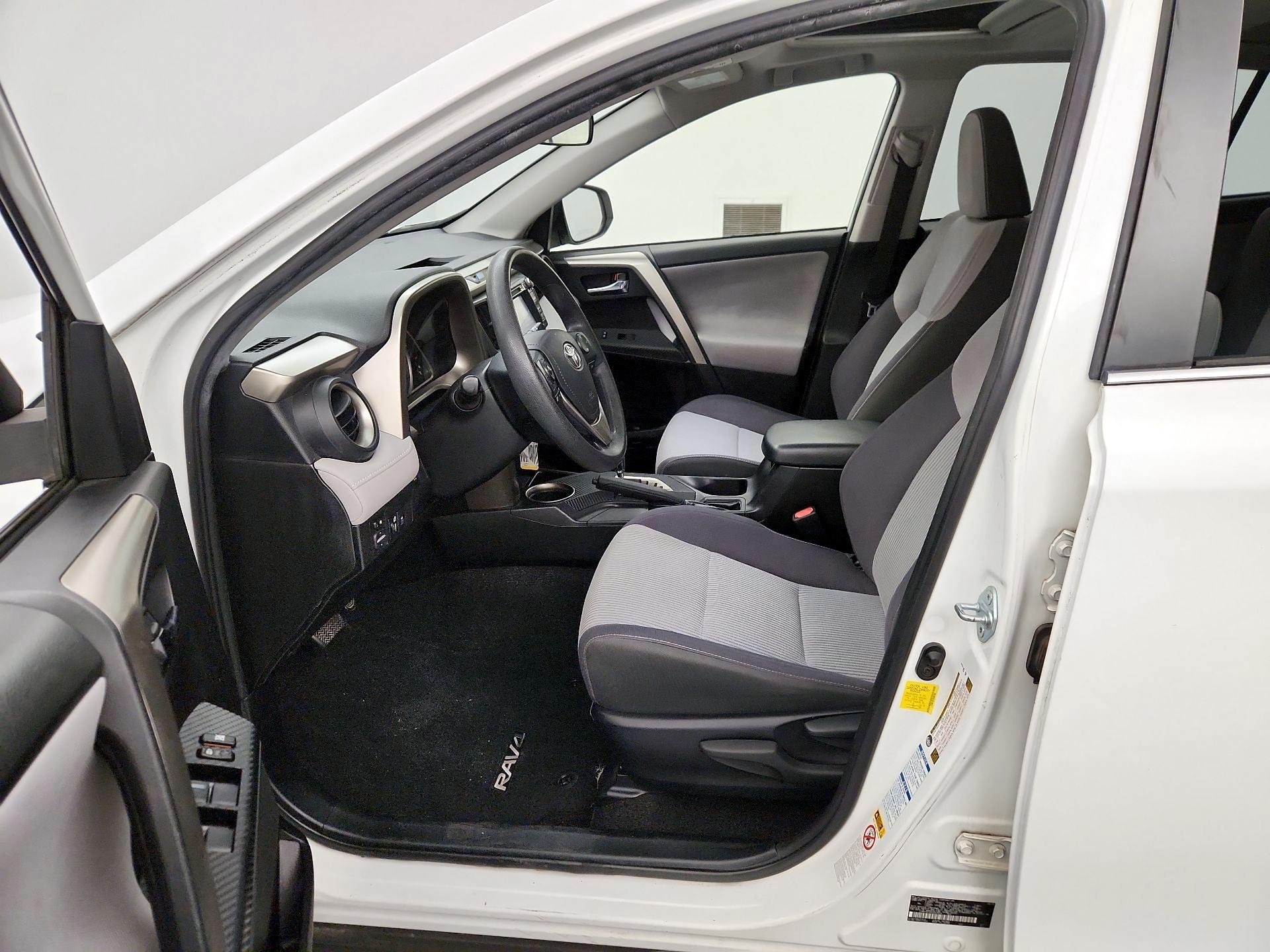 Thumbnail: 2014 Toyota RAV4 - 11