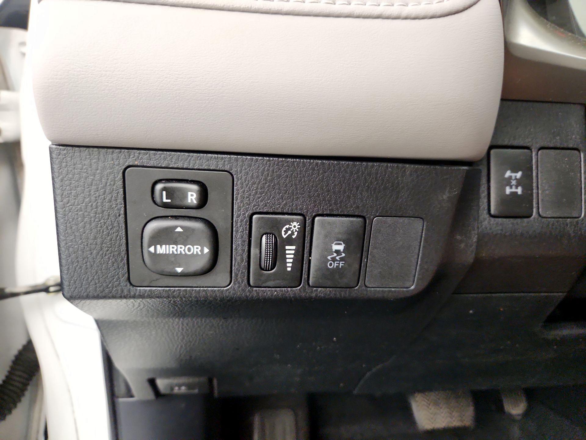 Thumbnail: 2014 Toyota RAV4 - 13