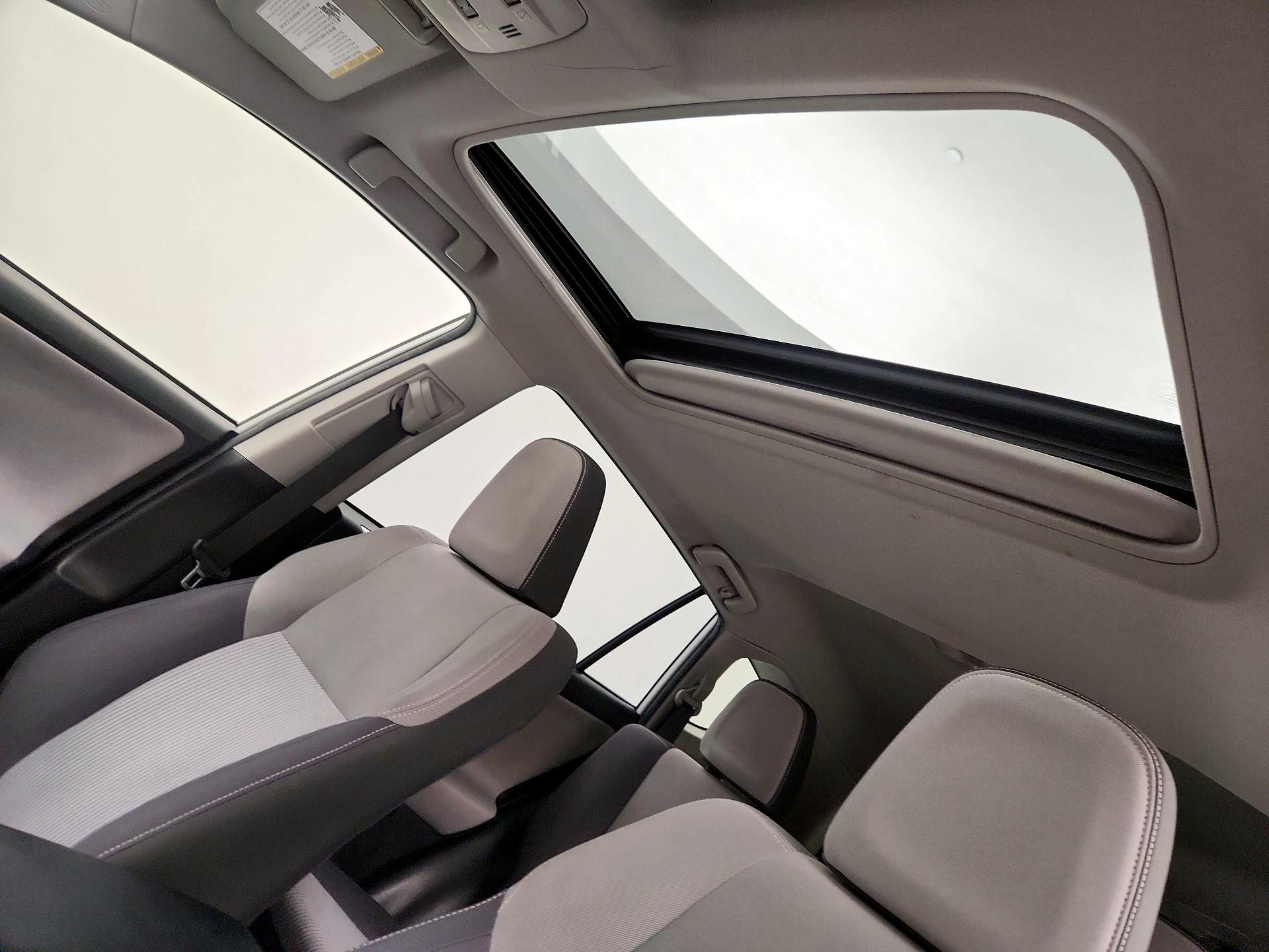 Thumbnail: 2014 Toyota RAV4 - 19