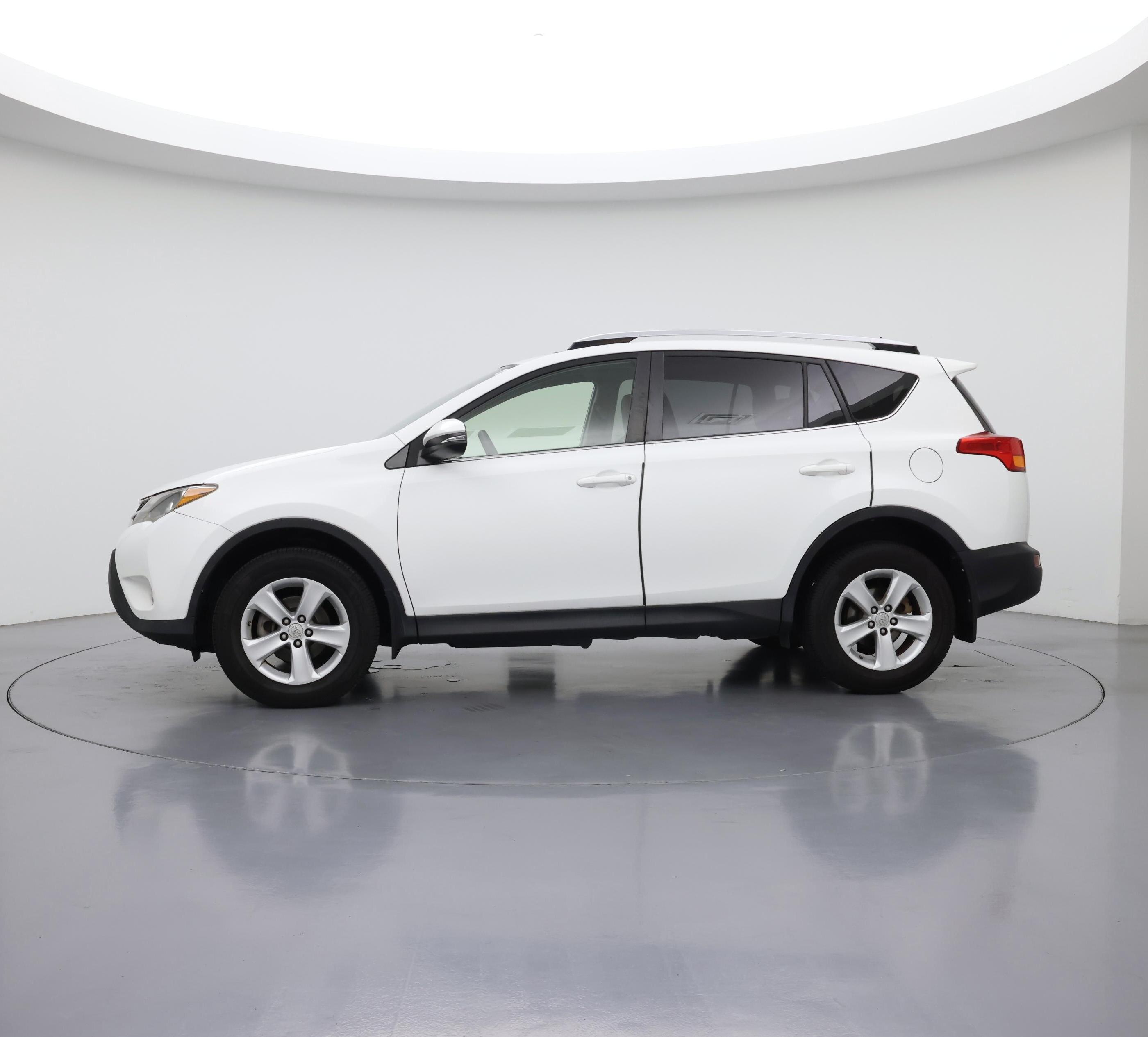 Thumbnail: 2014 Toyota RAV4 - 3
