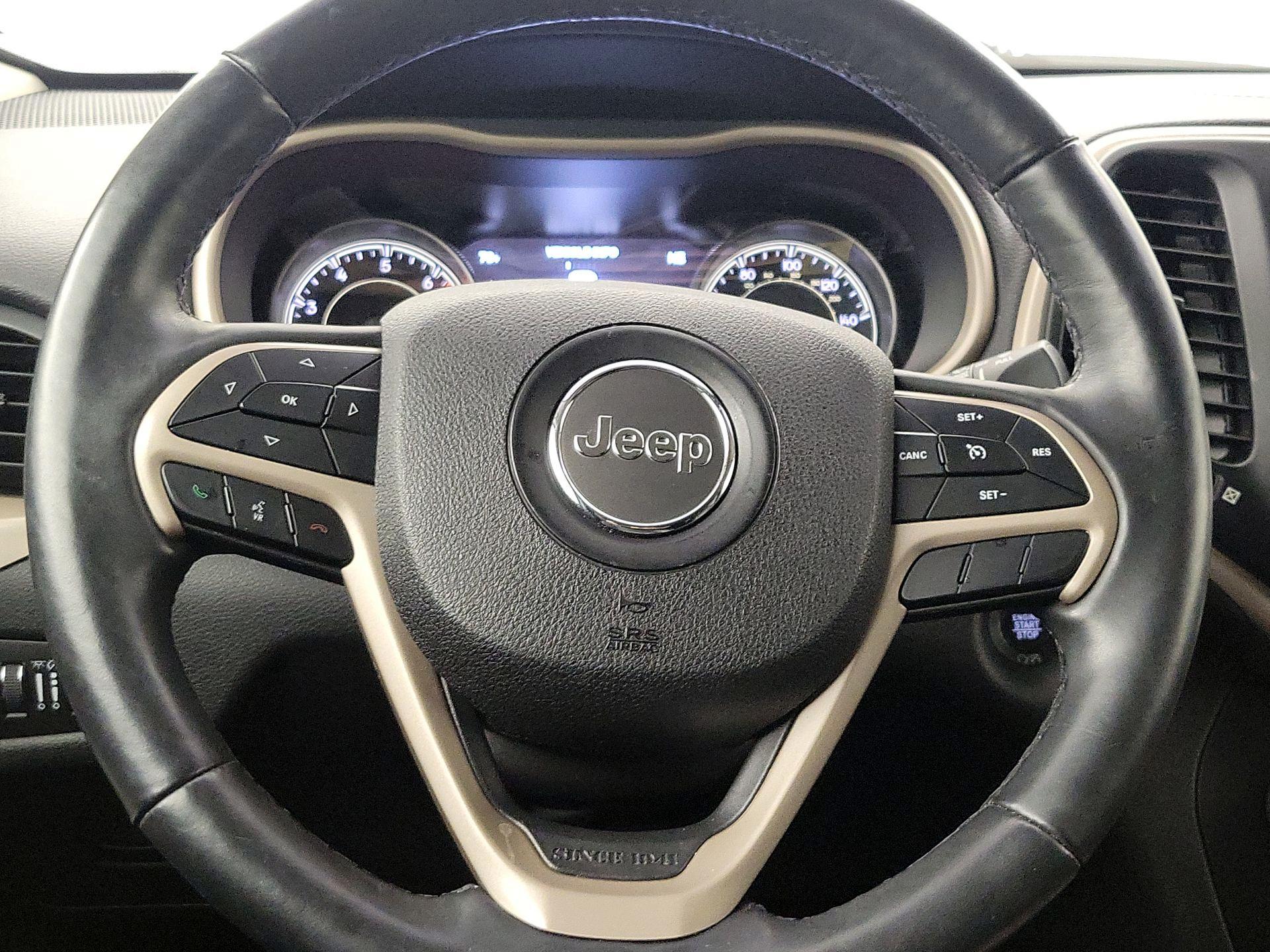 Thumbnail: 2018 Jeep Cherokee - 10