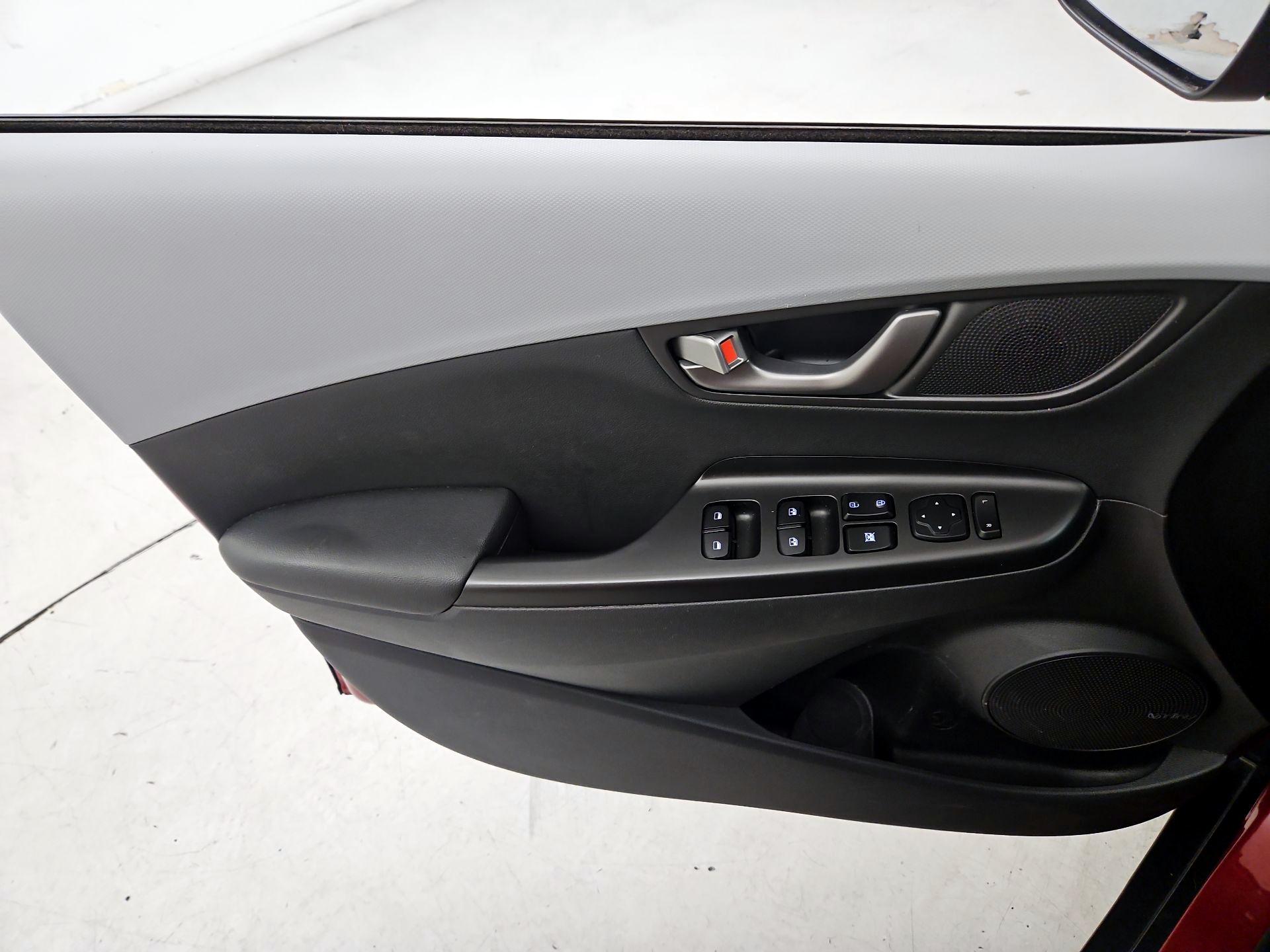 Thumbnail: 2021 Hyundai Kona - 12