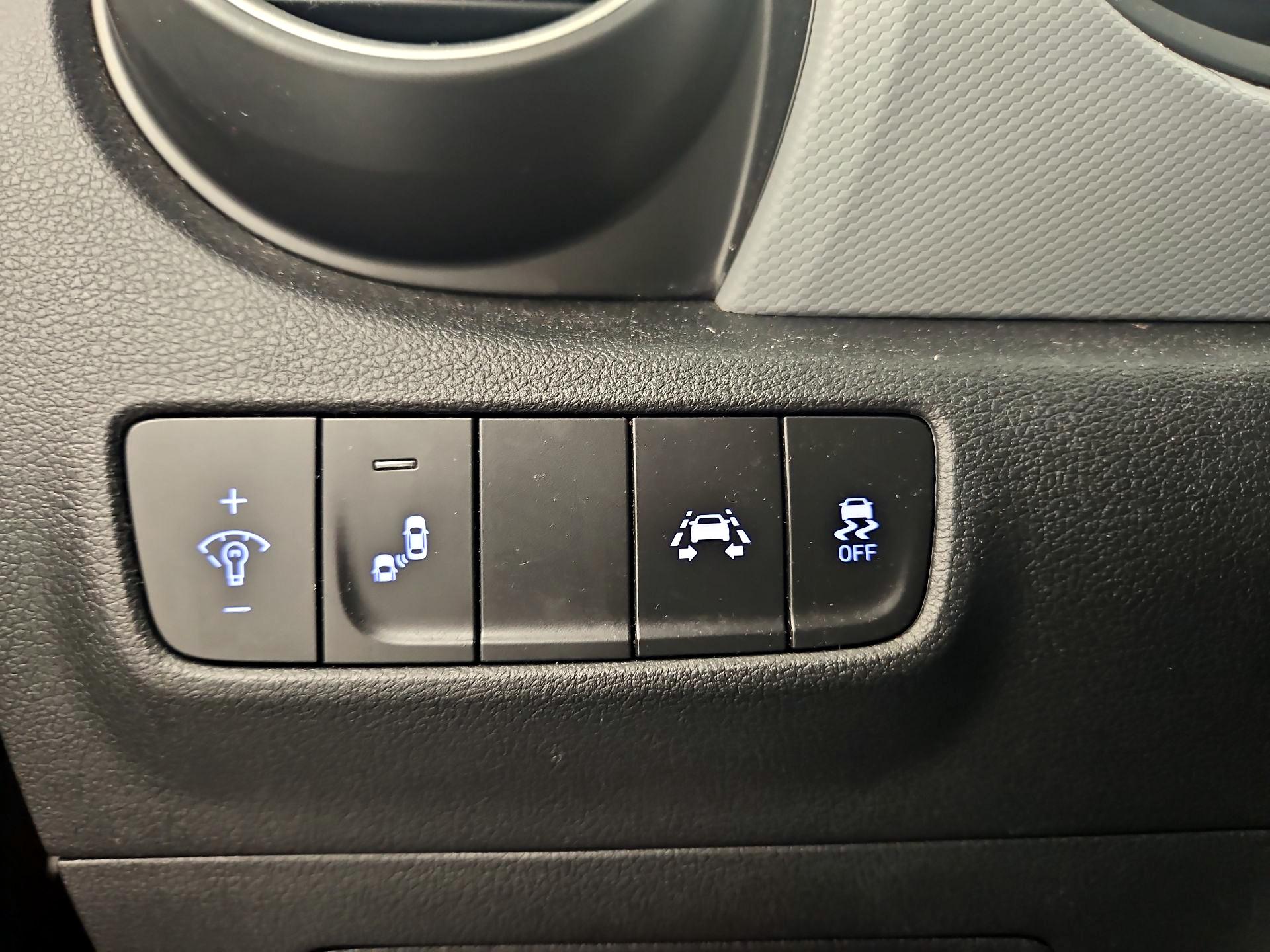 Thumbnail: 2021 Hyundai Kona - 13
