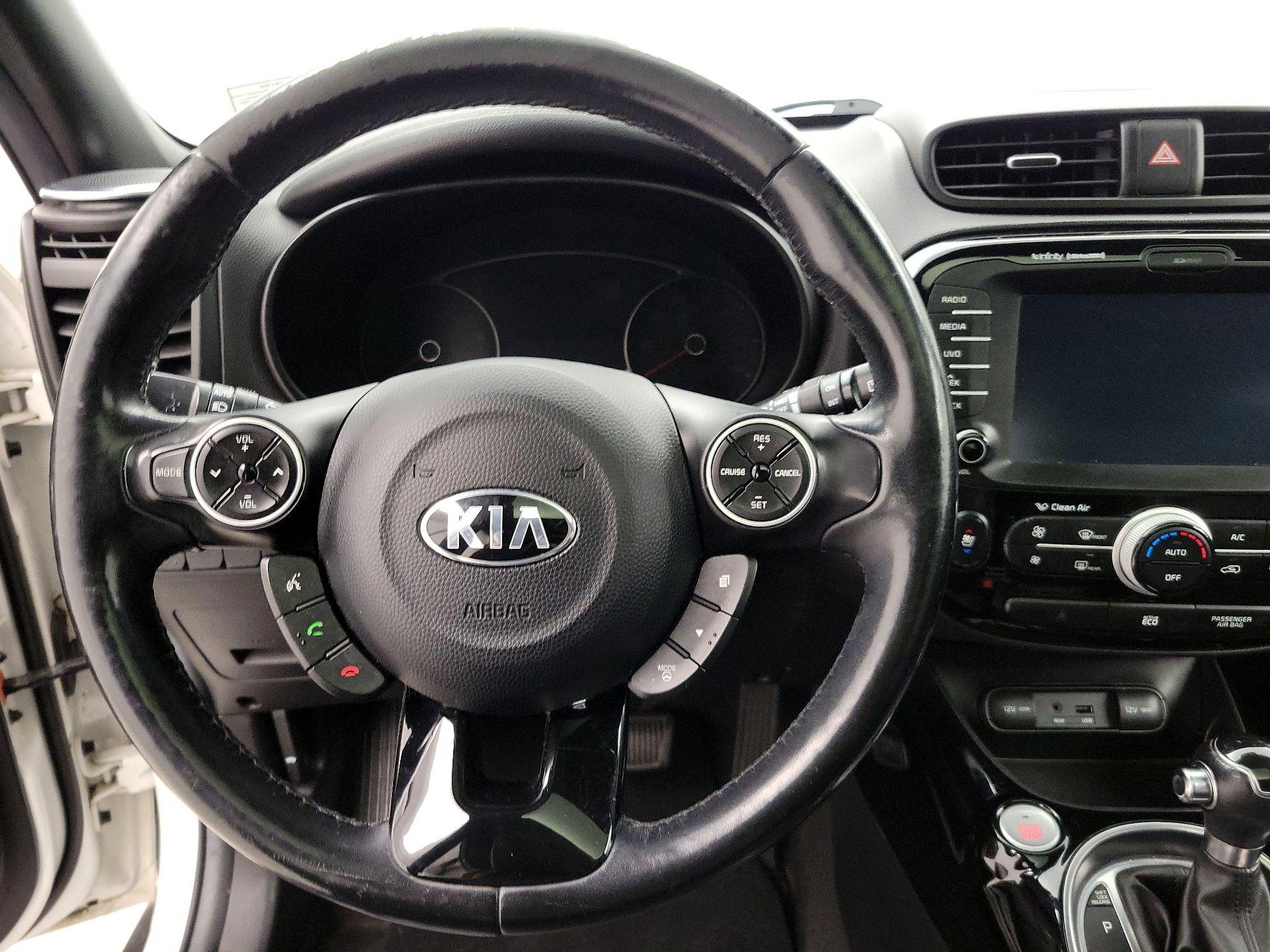 Thumbnail: 2015 Kia Soul - 10