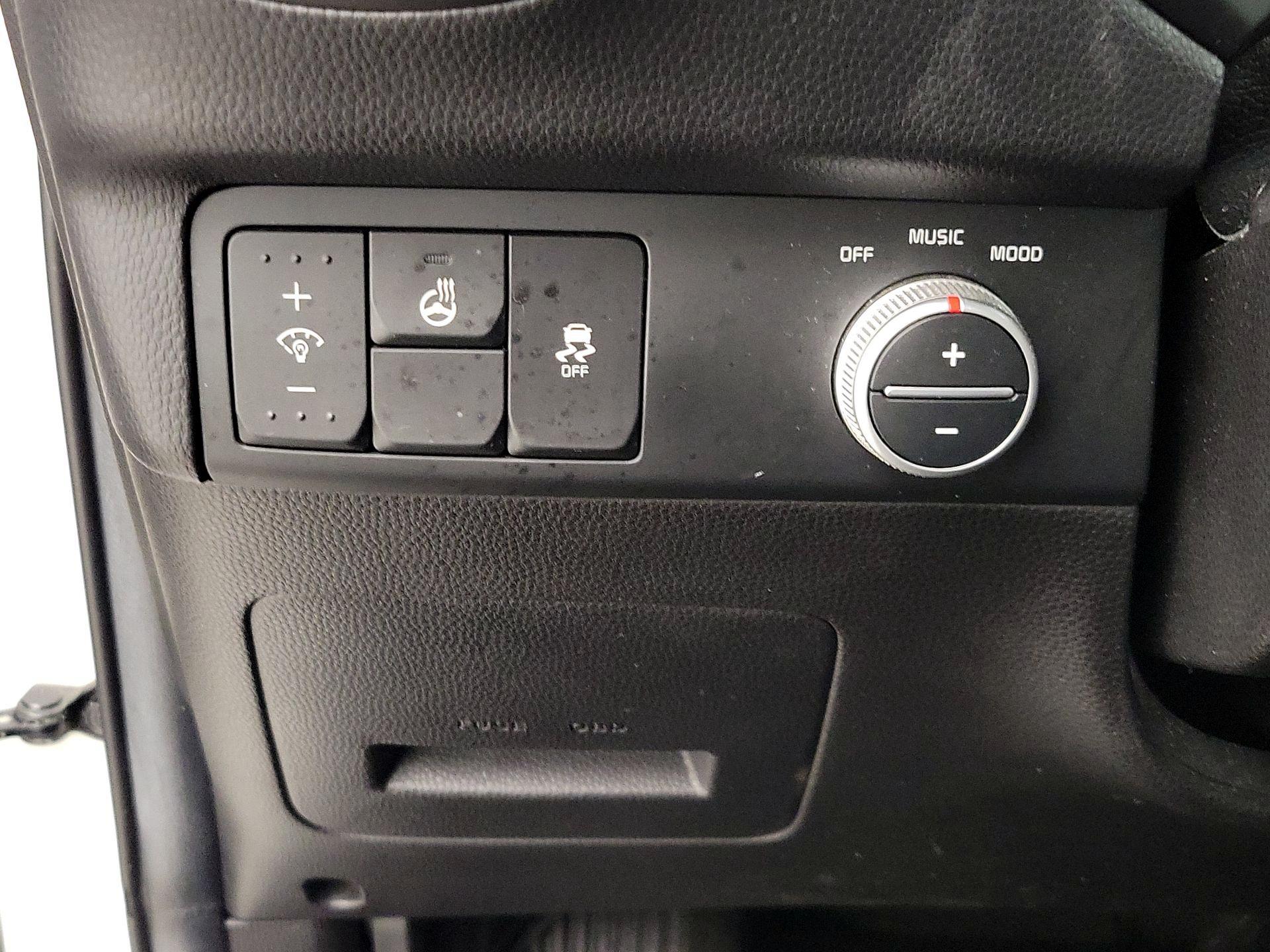 Thumbnail: 2015 Kia Soul - 13