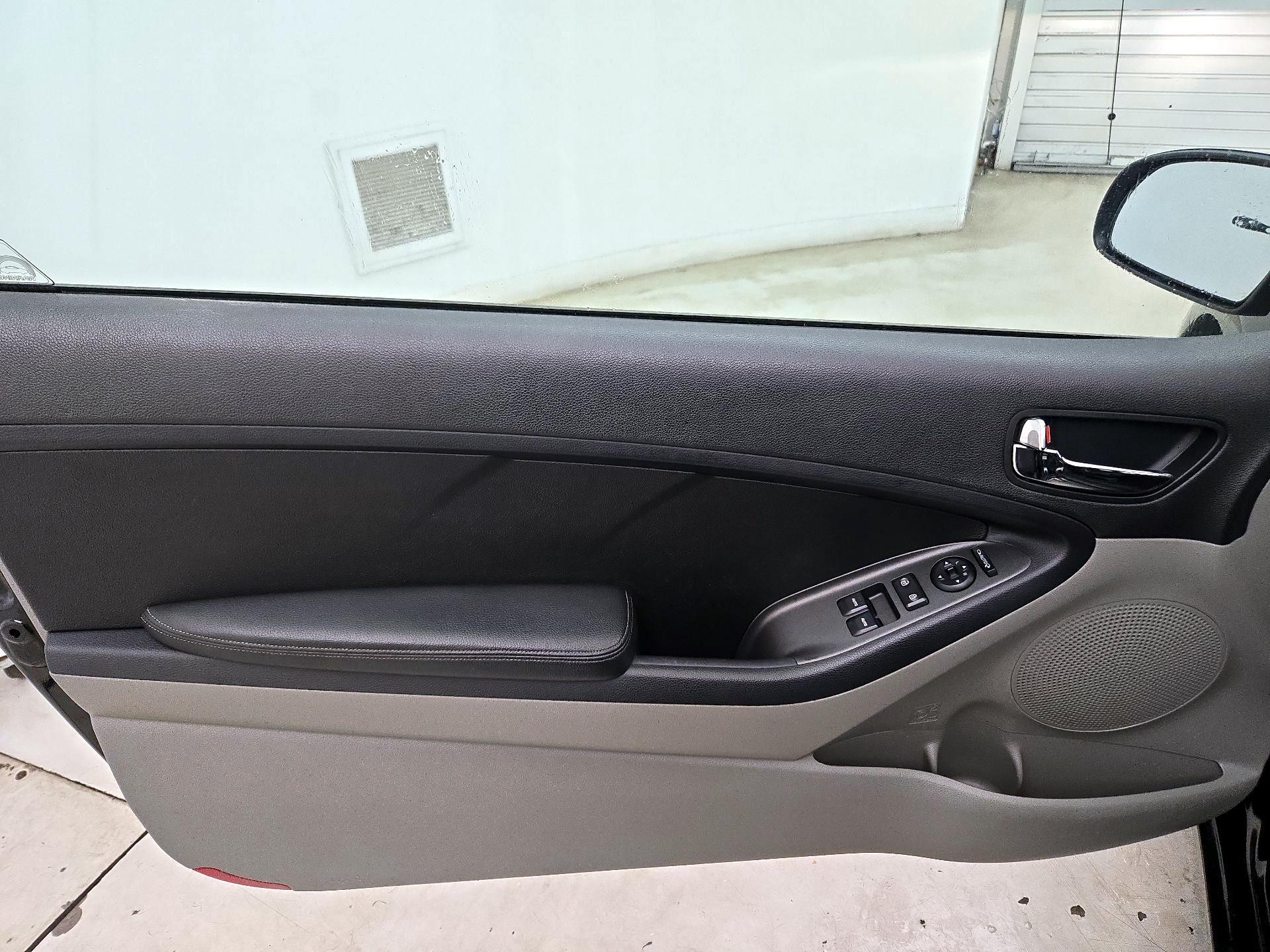 Thumbnail: 2014 Kia Forte - 12