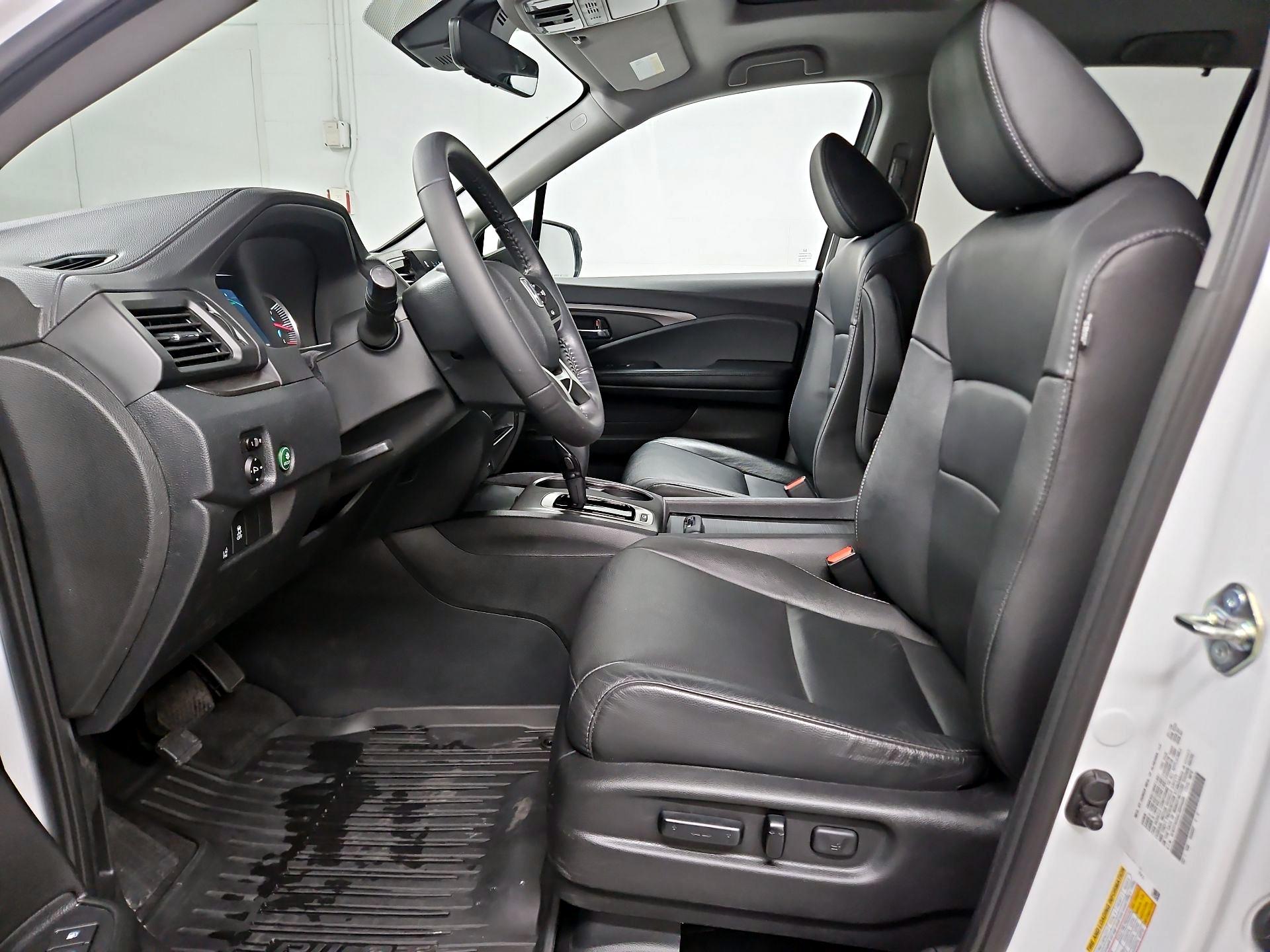 Thumbnail: 2020 Honda Pilot - 11