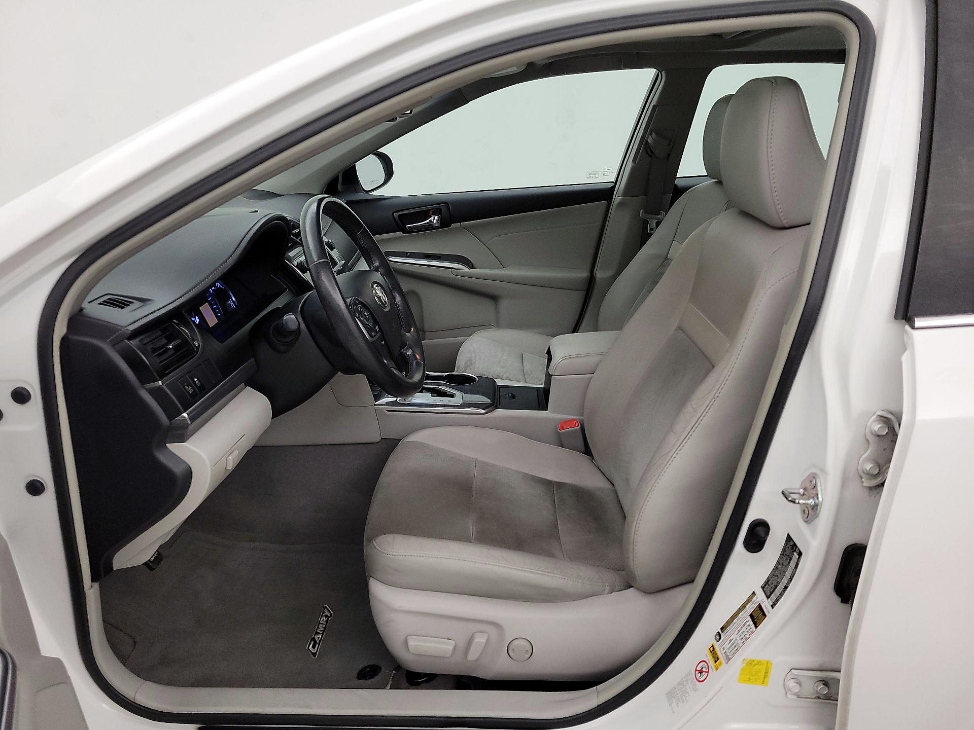 Thumbnail: 2014 Toyota Camry - 11