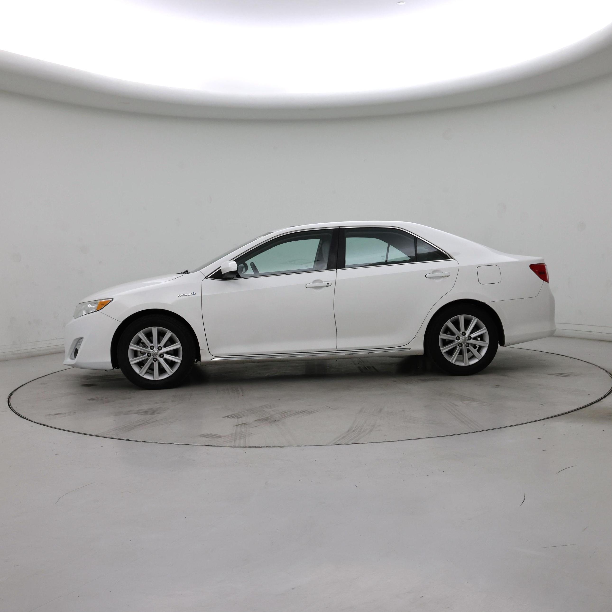 Thumbnail: 2014 Toyota Camry - 3