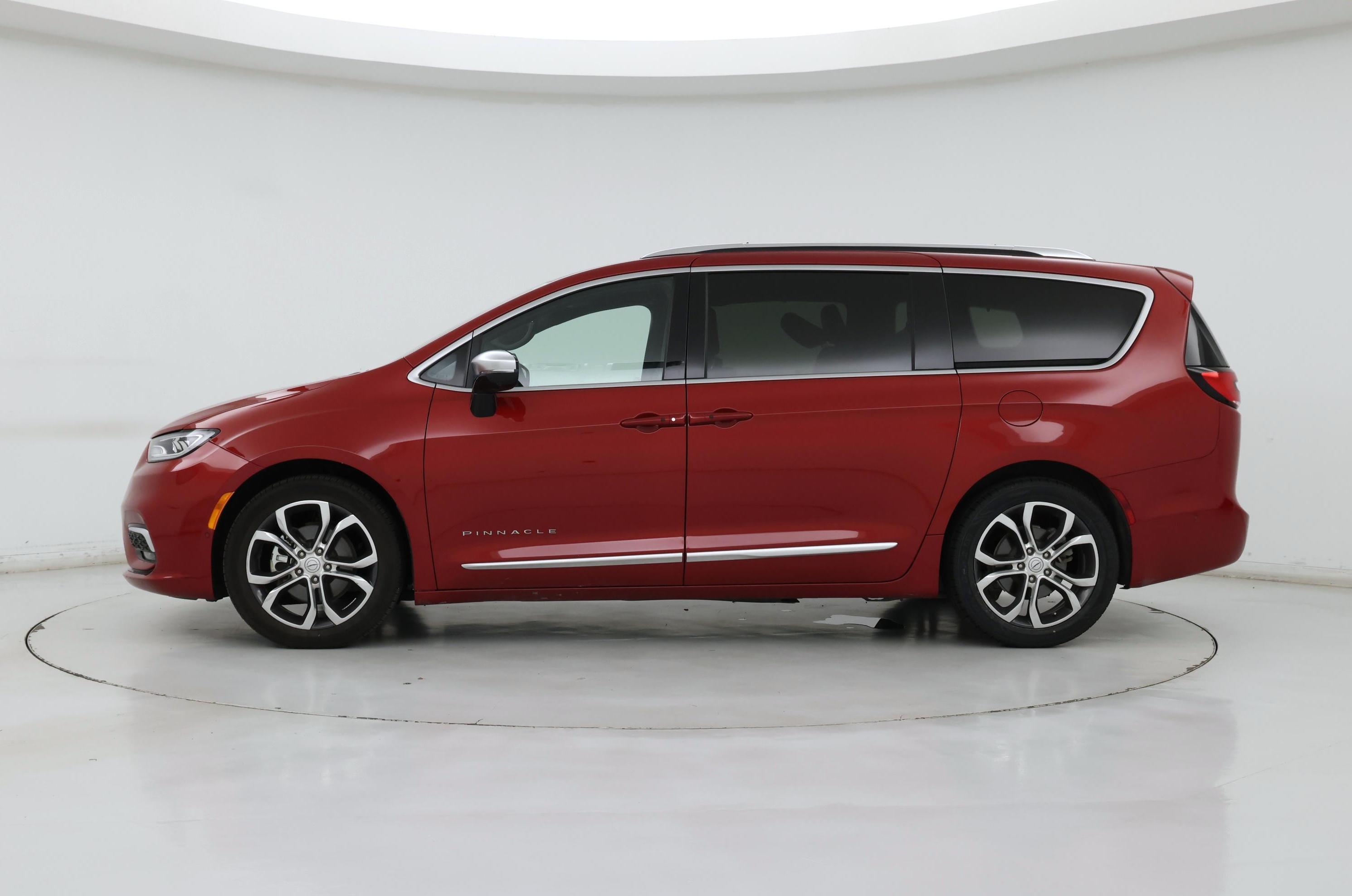 Thumbnail: 2025 Chrysler Pacifica - 3