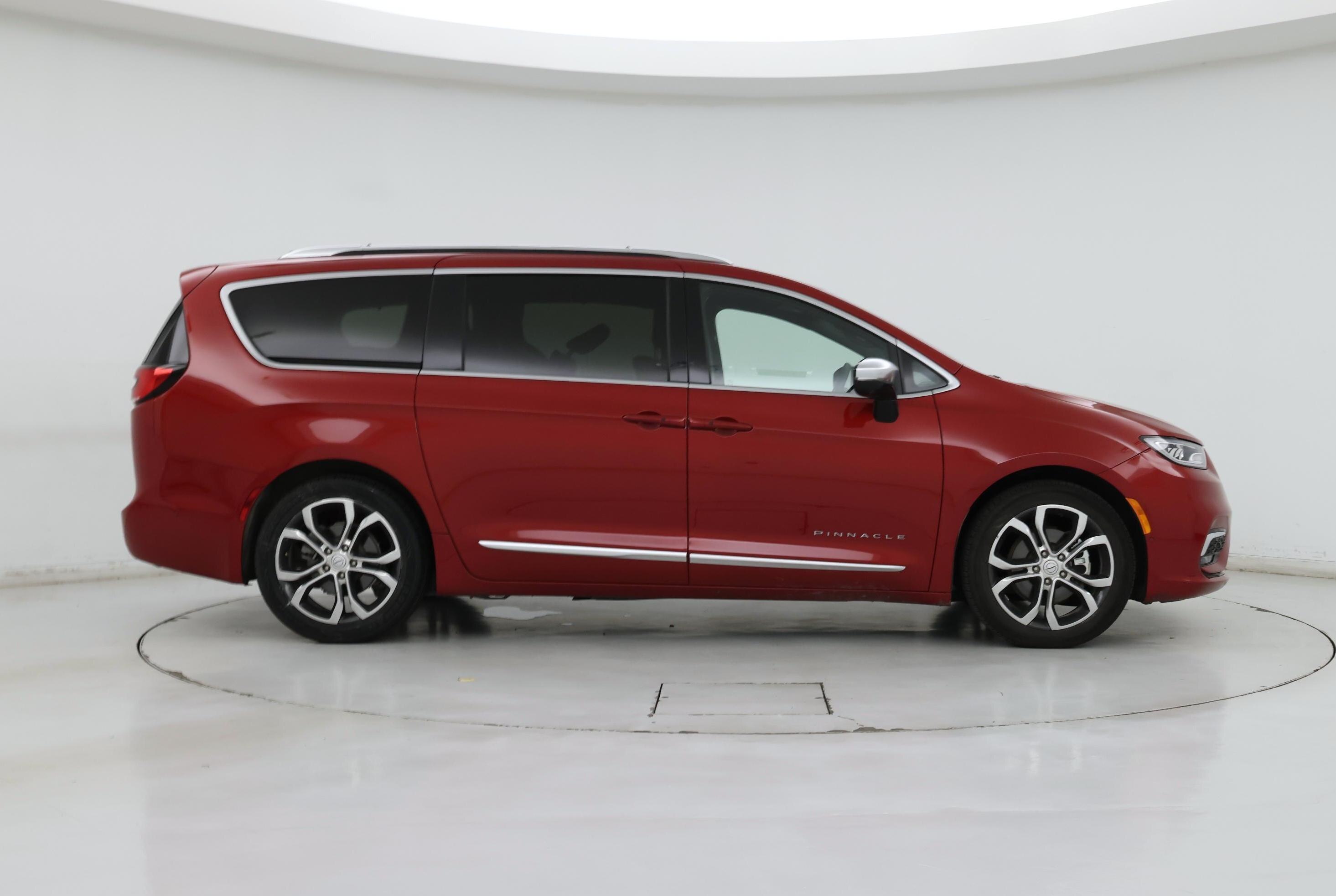 Thumbnail: 2025 Chrysler Pacifica - 7