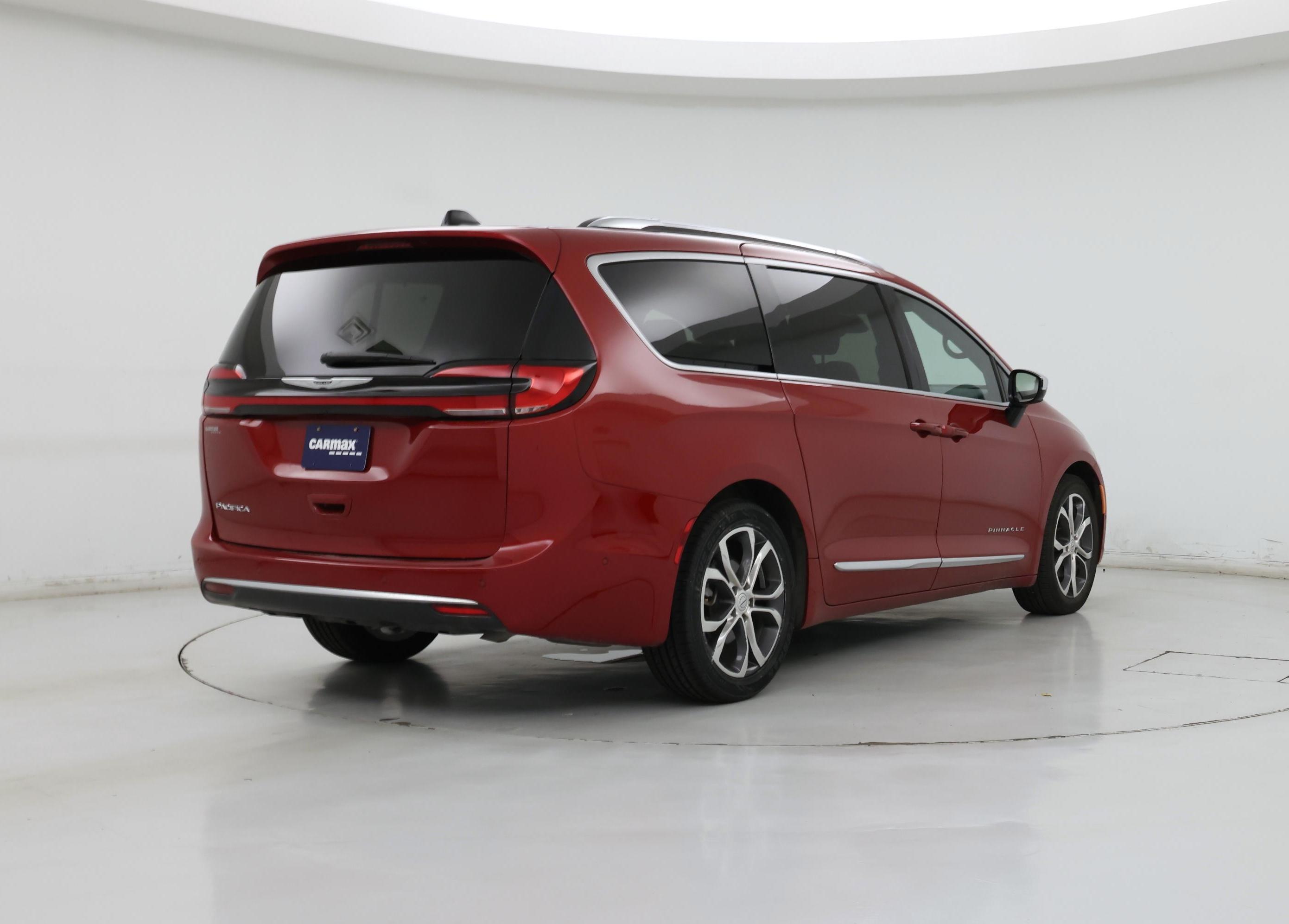 Thumbnail: 2025 Chrysler Pacifica - 8