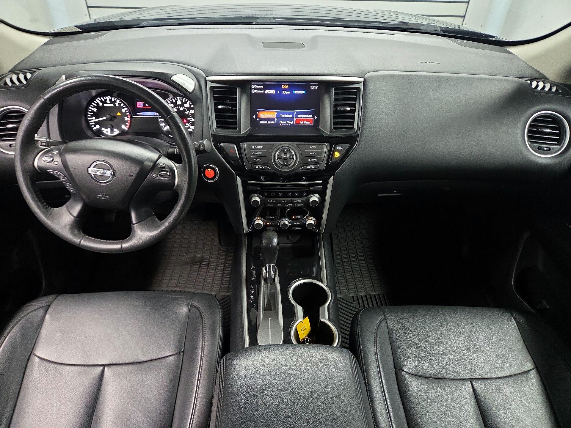 Thumbnail: 2017 Nissan Pathfinder - 9