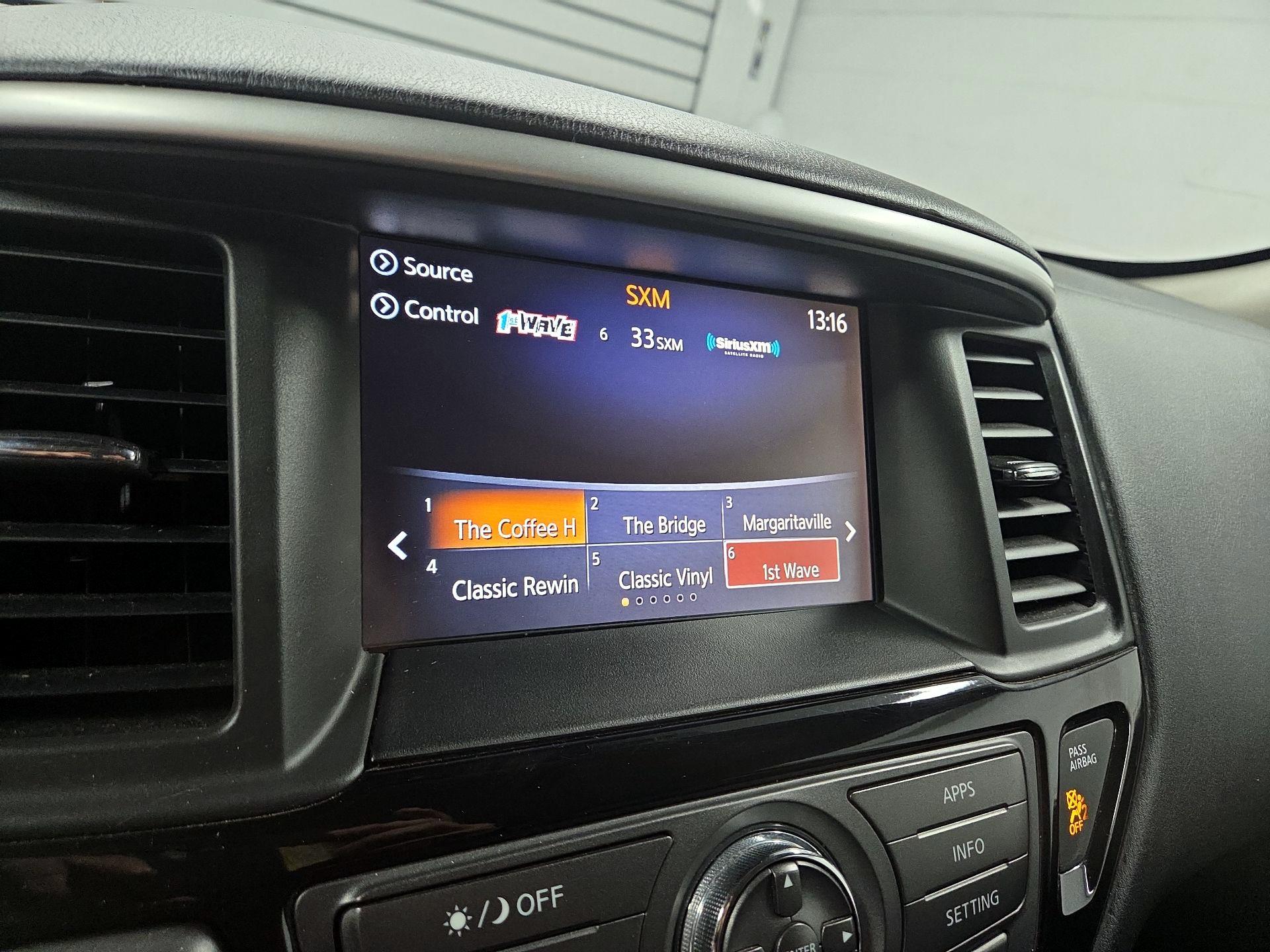 Thumbnail: 2017 Nissan Pathfinder - 15