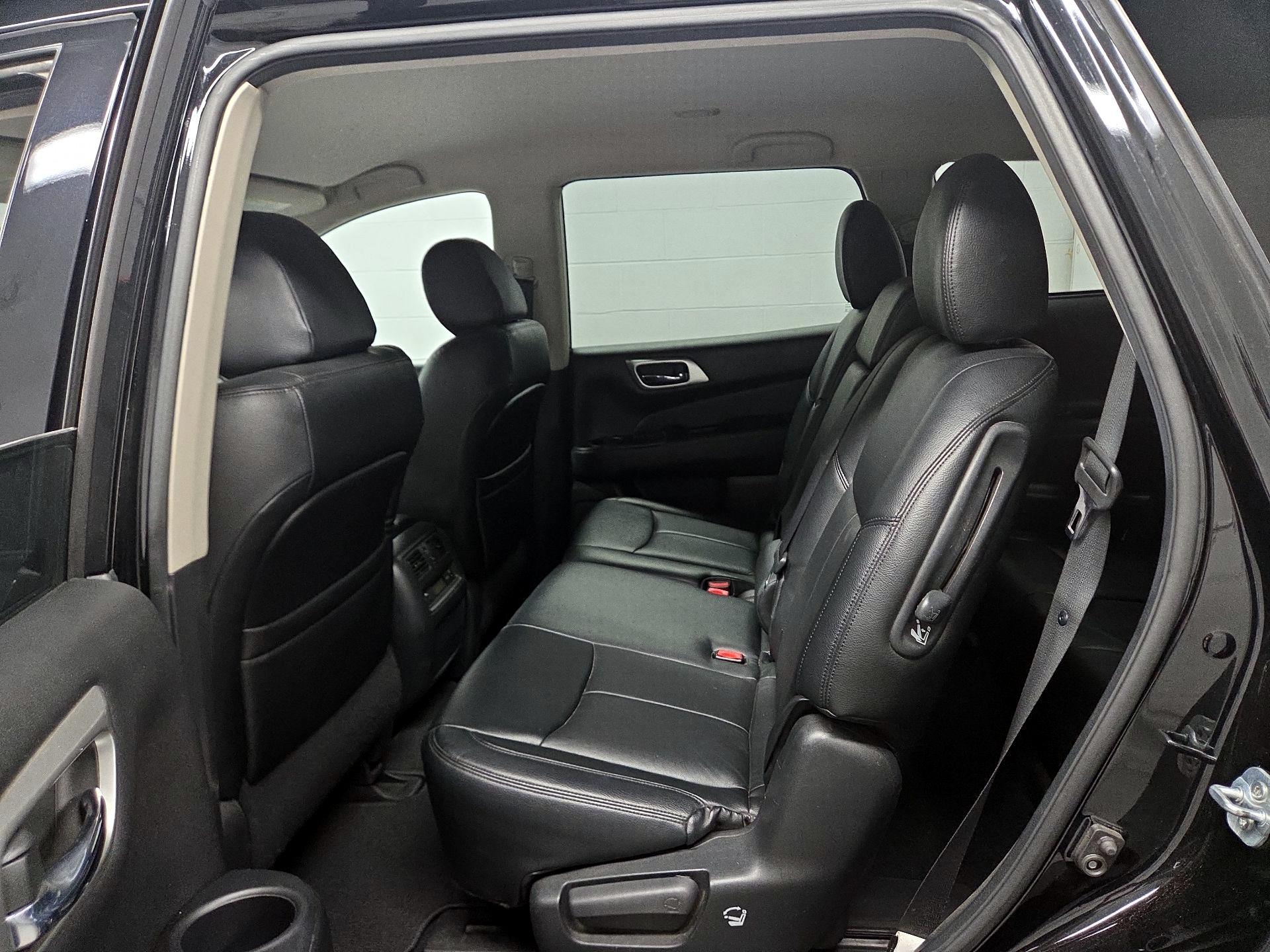 Thumbnail: 2017 Nissan Pathfinder - 19