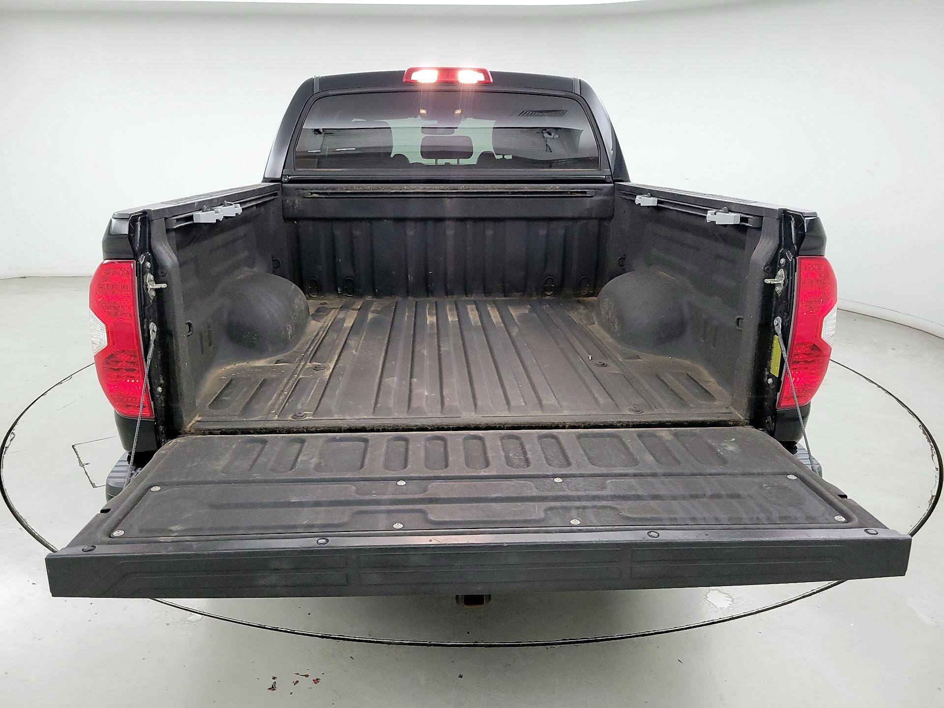Thumbnail: 2018 Toyota Tundra - 20