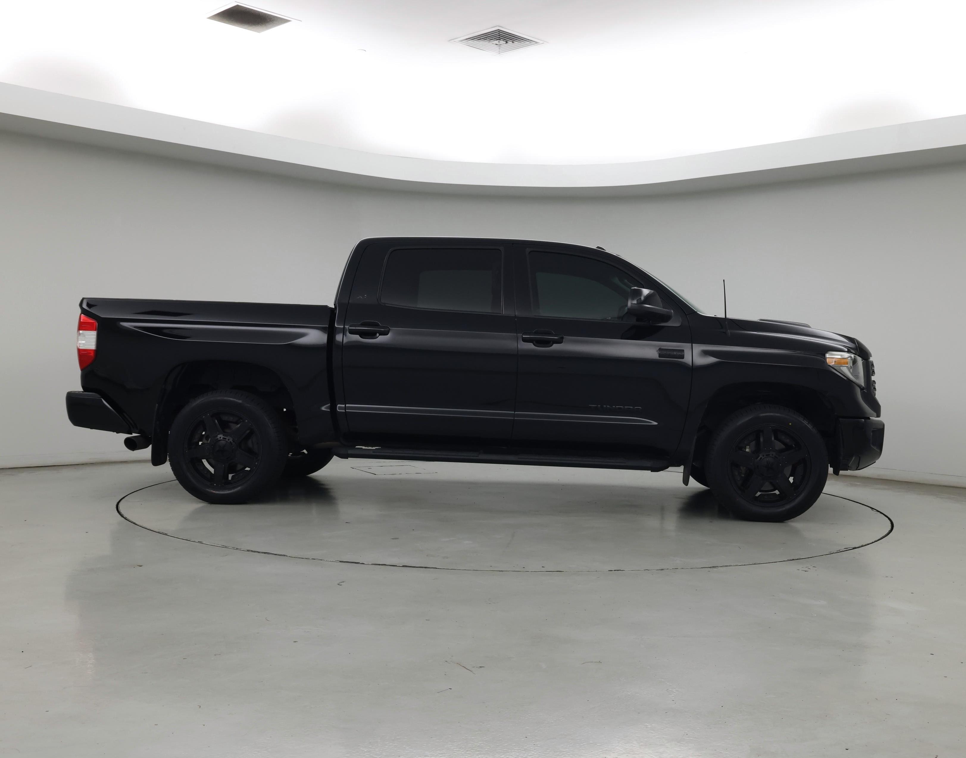 Thumbnail: 2018 Toyota Tundra - 7