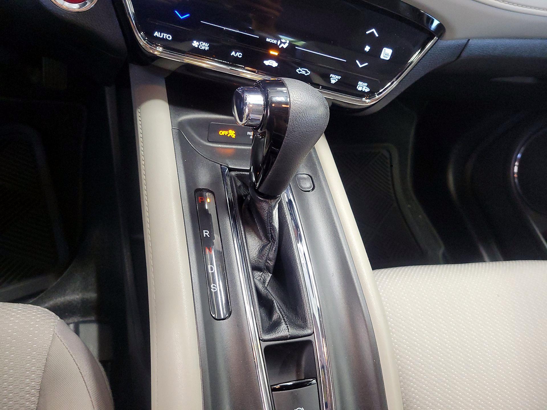 Thumbnail: 2016 Honda HR-V - 17