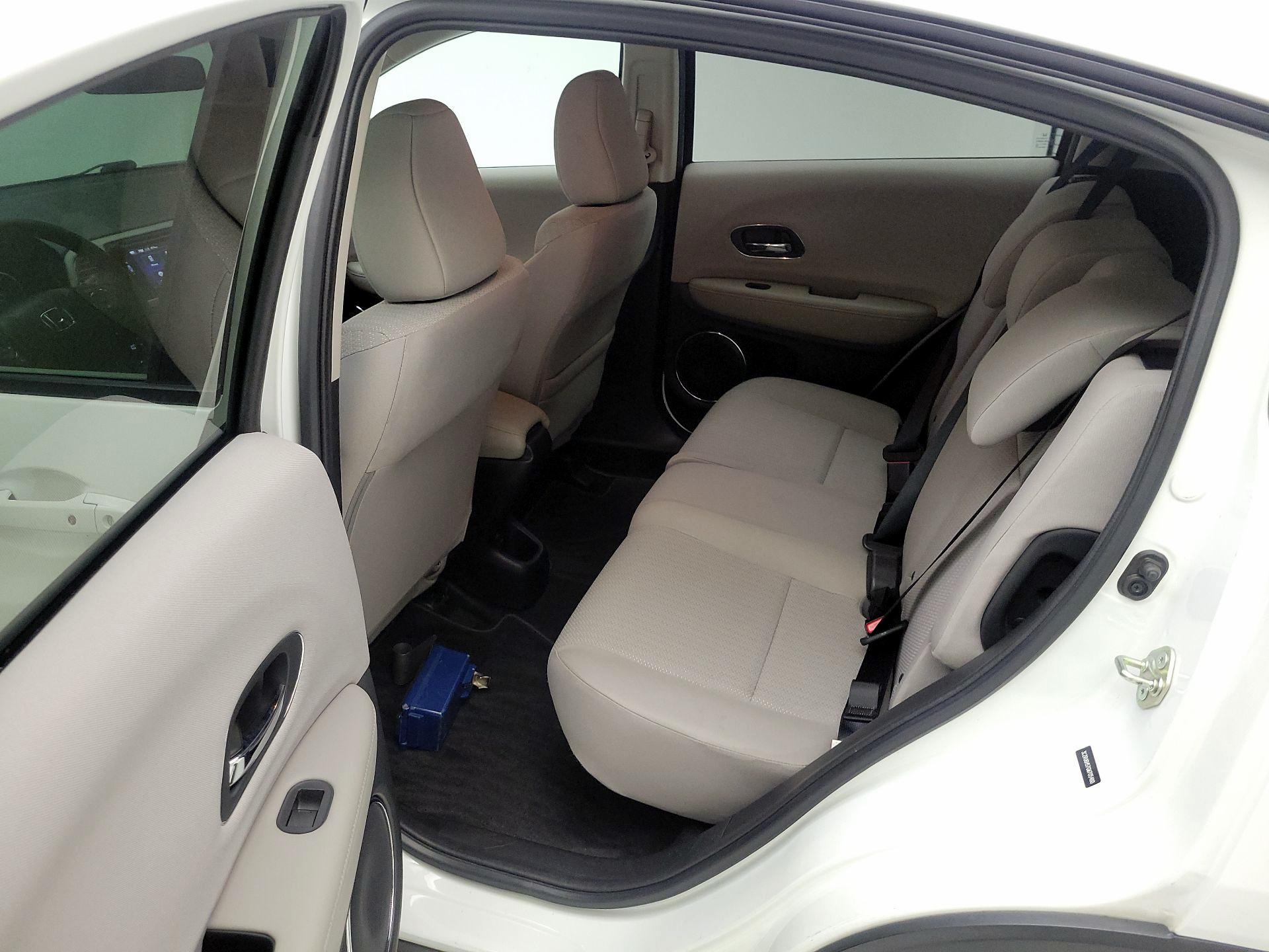 Thumbnail: 2016 Honda HR-V - 19