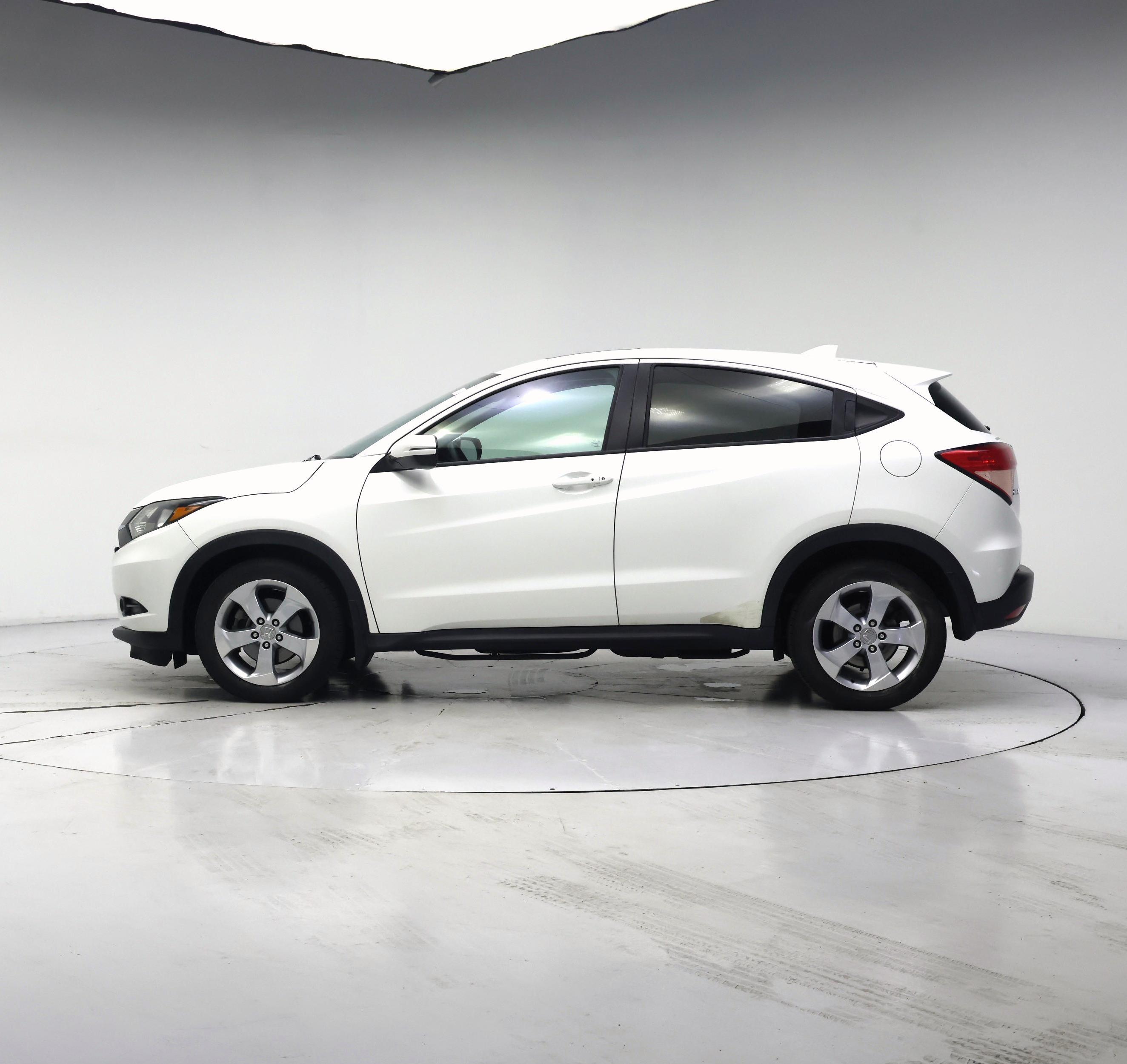 Thumbnail: 2016 Honda HR-V - 3