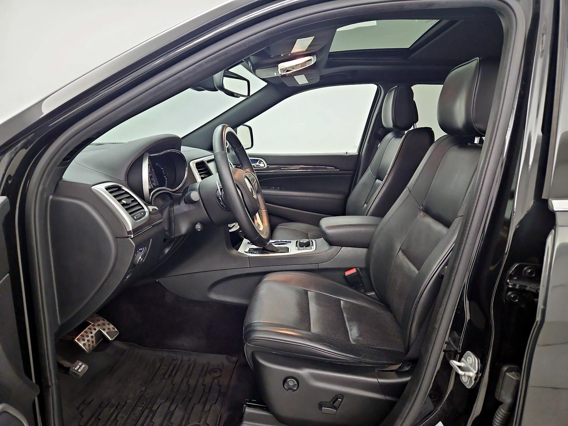 Thumbnail: 2016 Jeep Grand Cherokee - 11