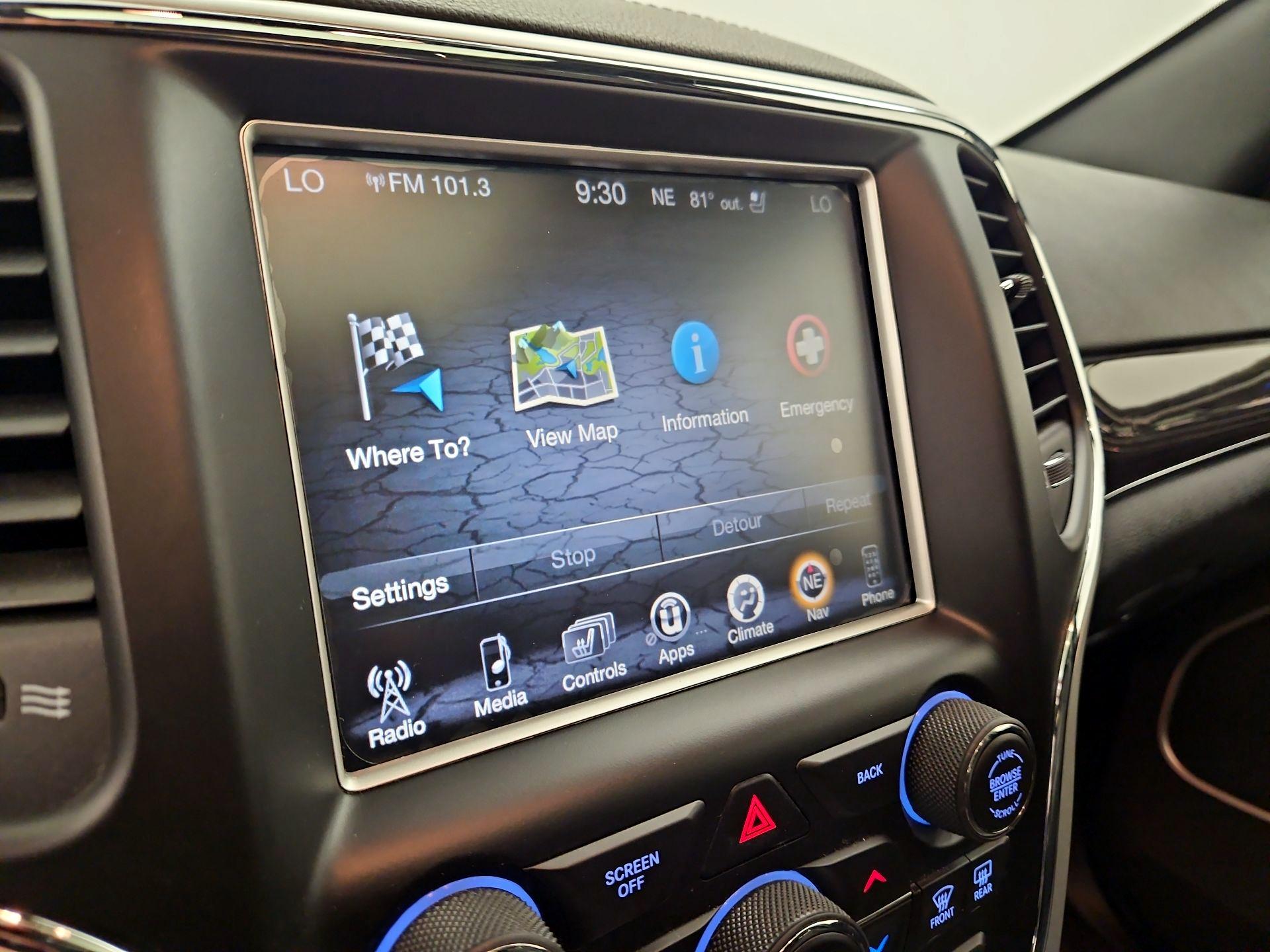 Thumbnail: 2016 Jeep Grand Cherokee - 14