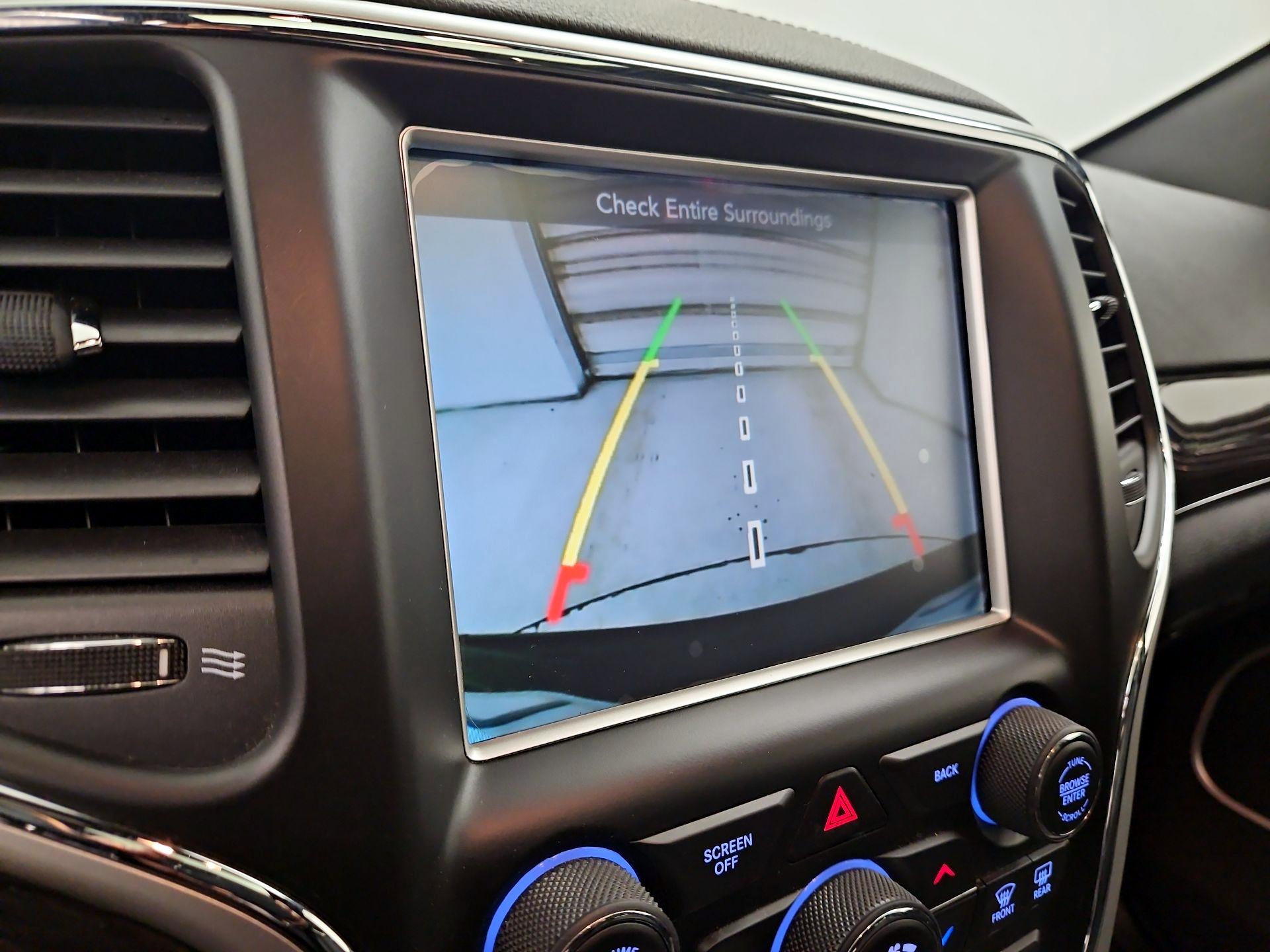 Thumbnail: 2016 Jeep Grand Cherokee - 15