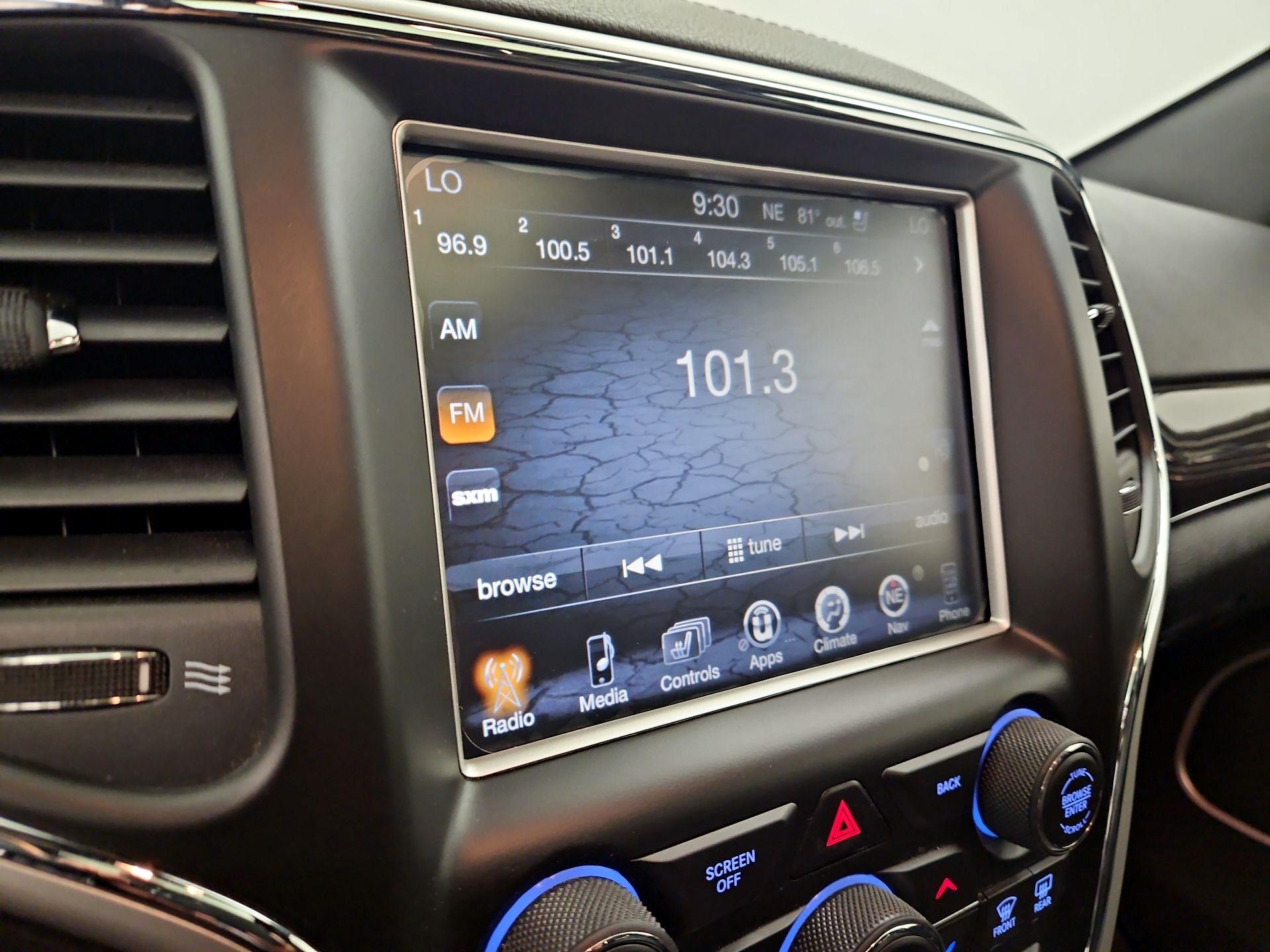 Thumbnail: 2016 Jeep Grand Cherokee - 16