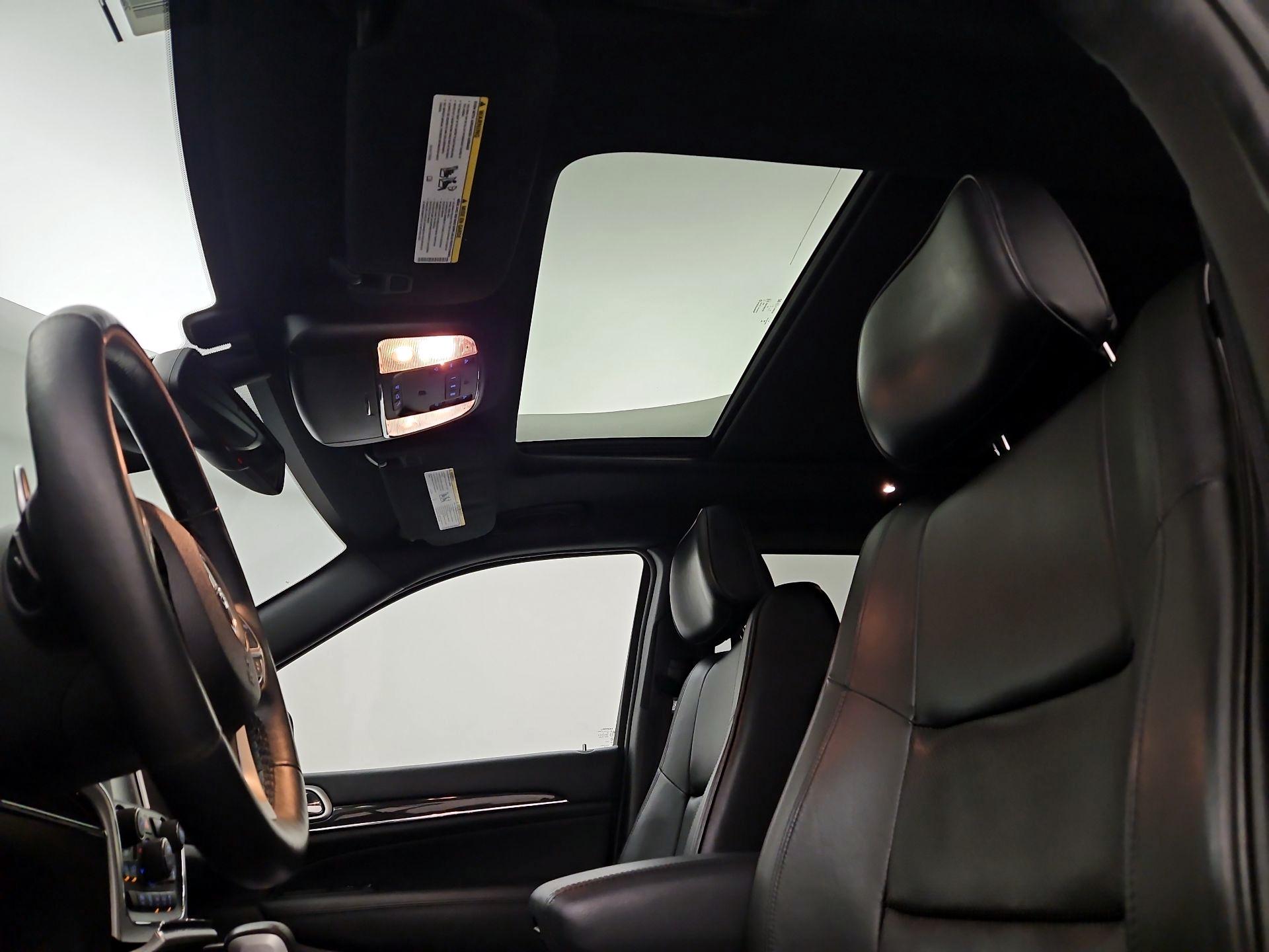 Thumbnail: 2016 Jeep Grand Cherokee - 20