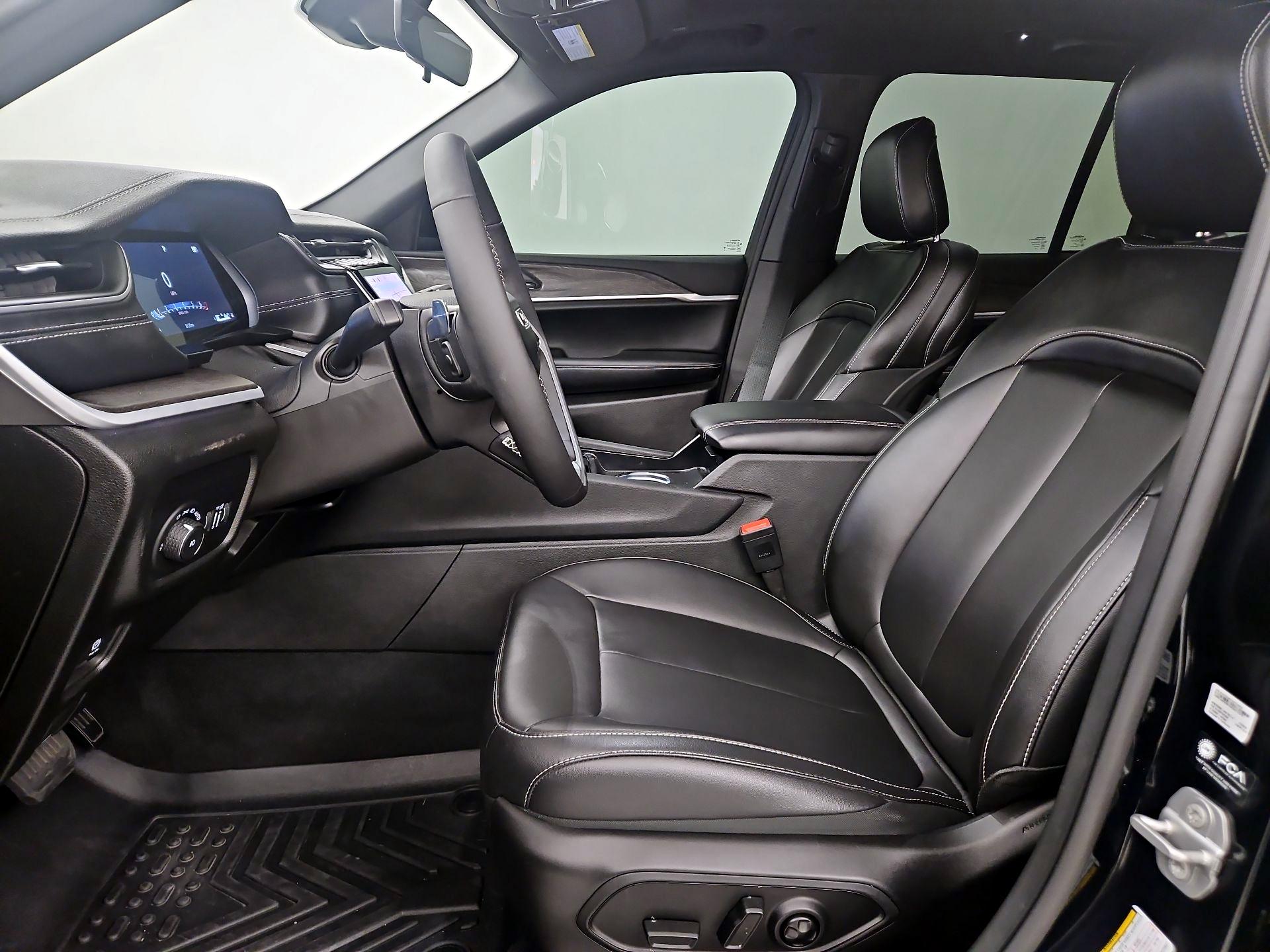 Thumbnail: 2025 Jeep Grand Cherokee - 11