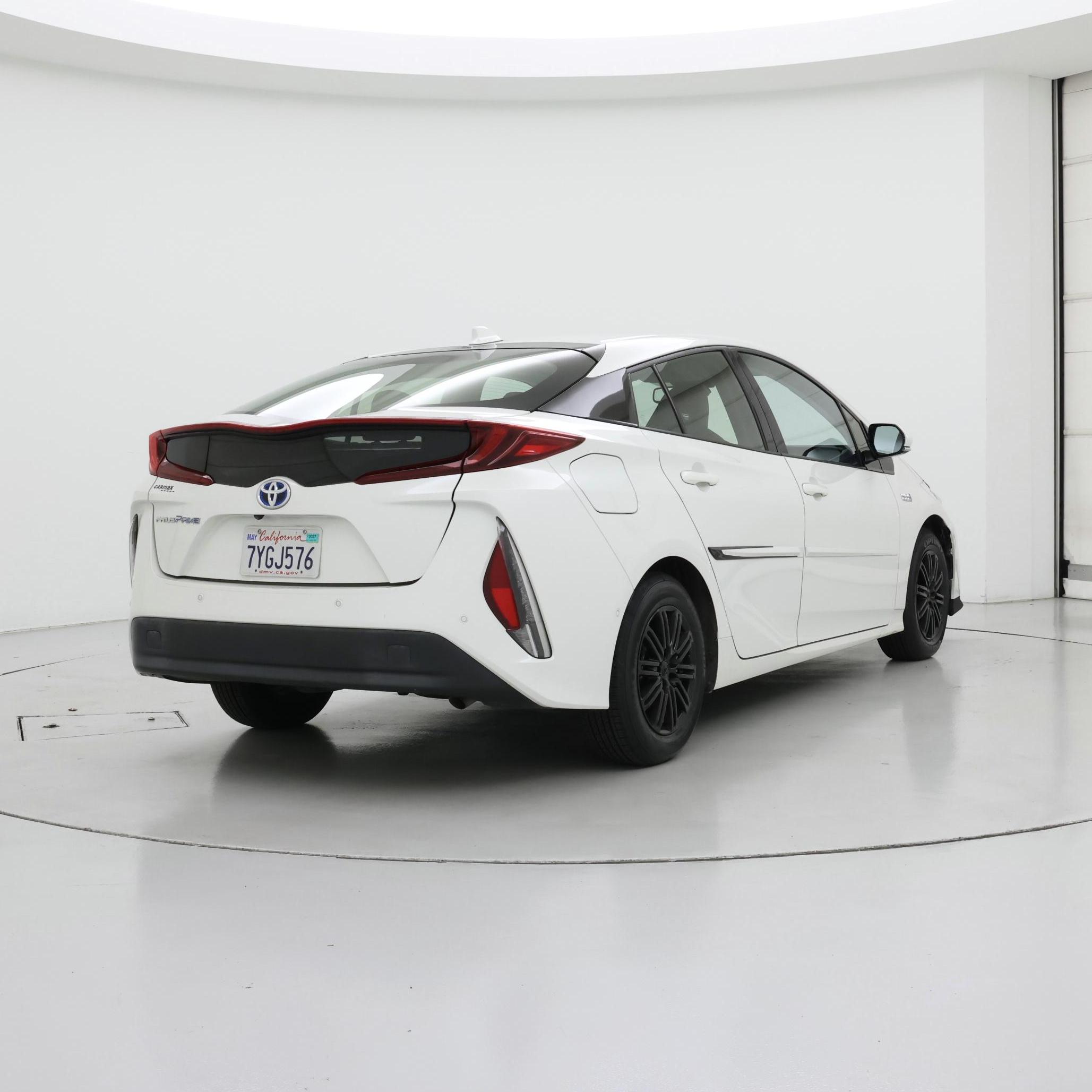 Thumbnail: 2017 Toyota Prius Prime - 8