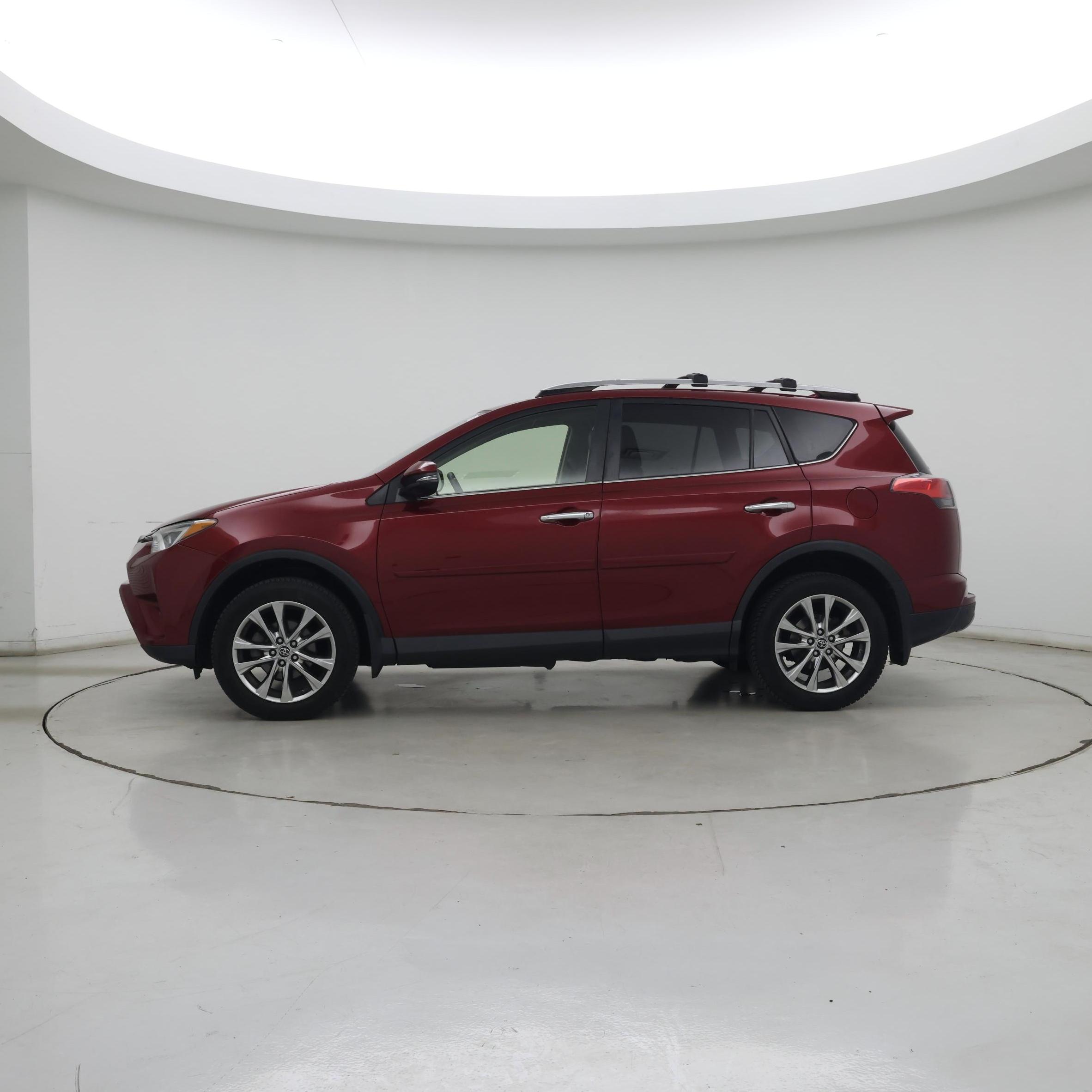 Thumbnail: 2018 Toyota RAV4 - 3