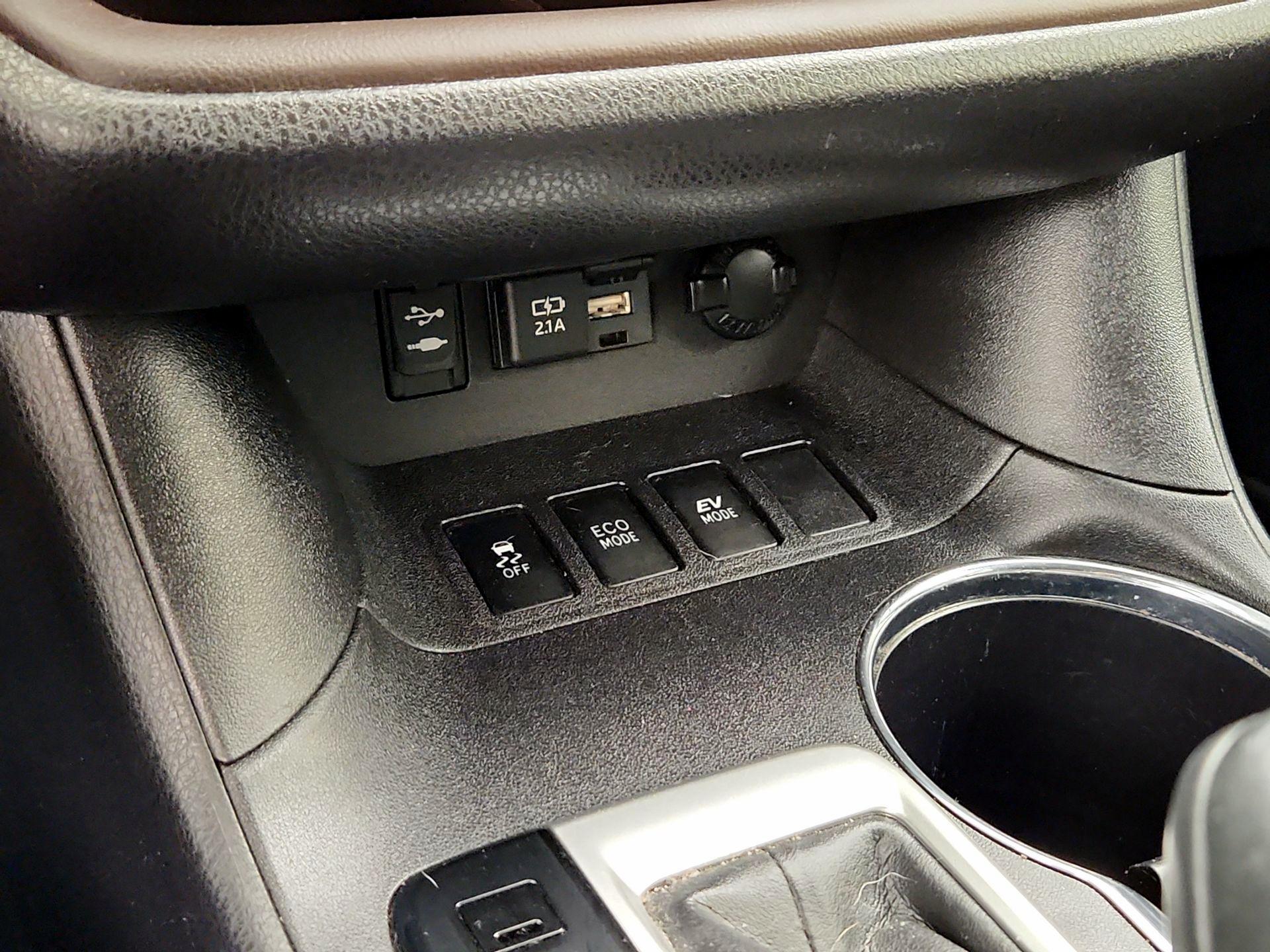 Thumbnail: 2019 Toyota Highlander - 19
