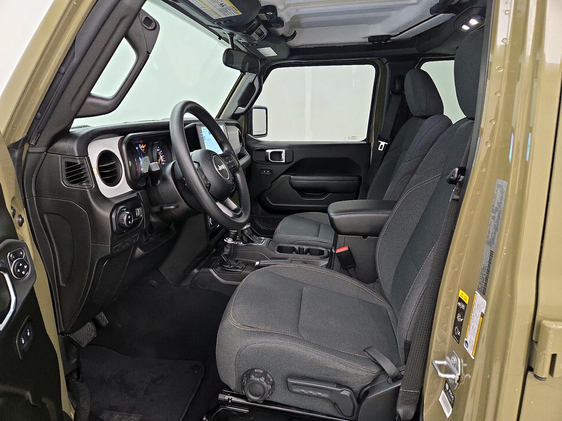 Thumbnail: 2025 Jeep Gladiator - 11