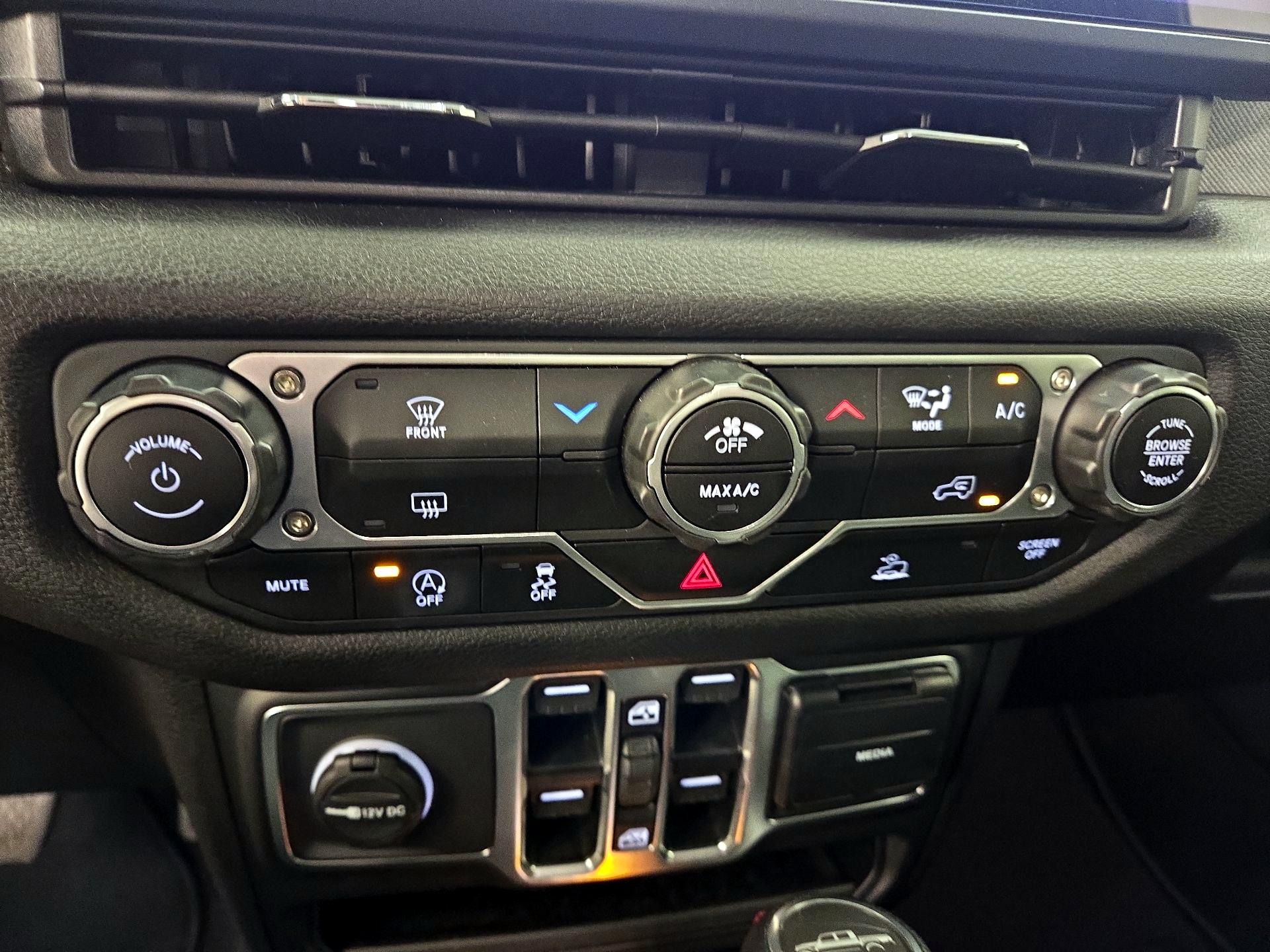 Thumbnail: 2025 Jeep Gladiator - 16