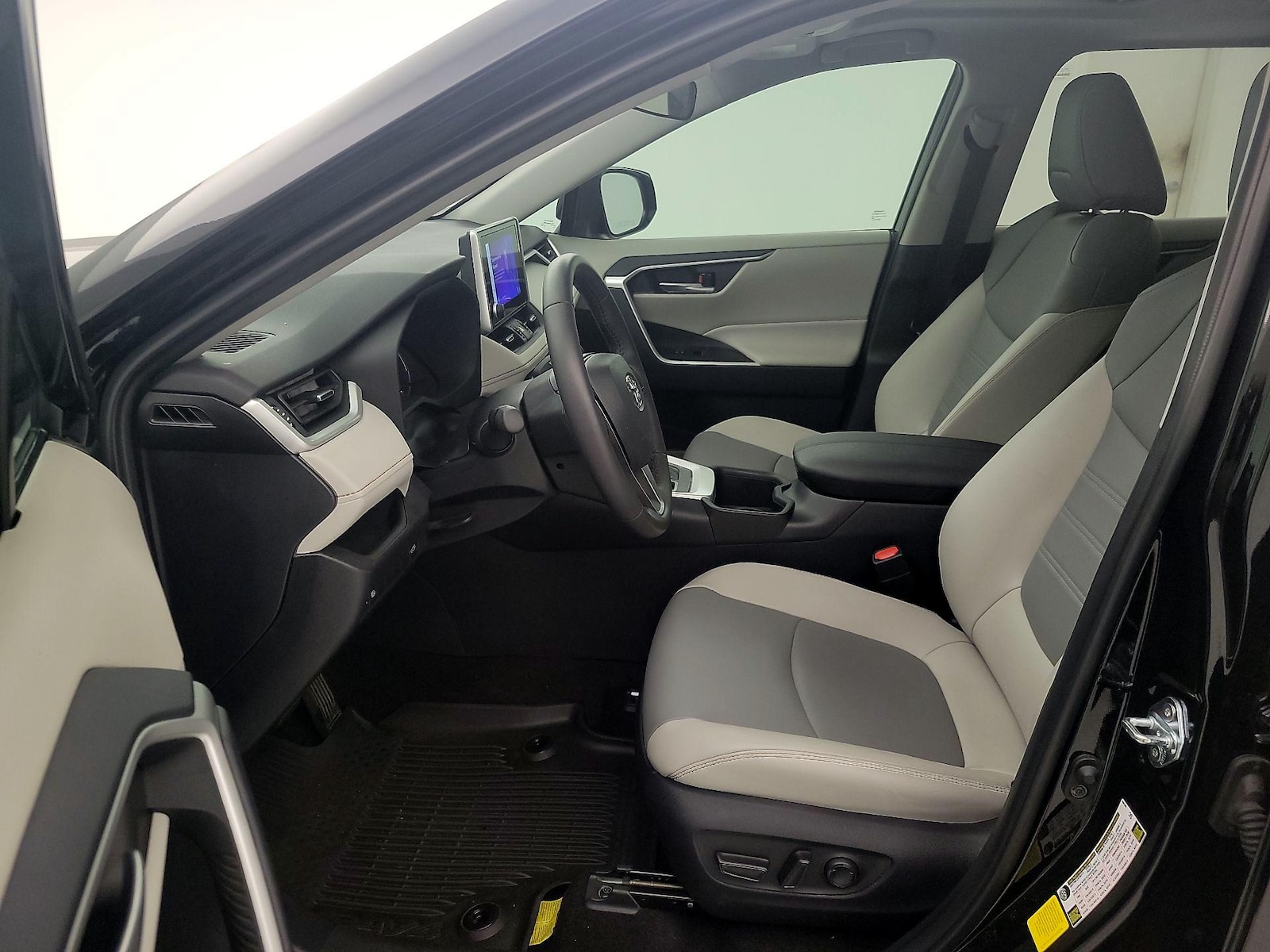 2025 Toyota RAV4 XLE Premium - Photo 12
