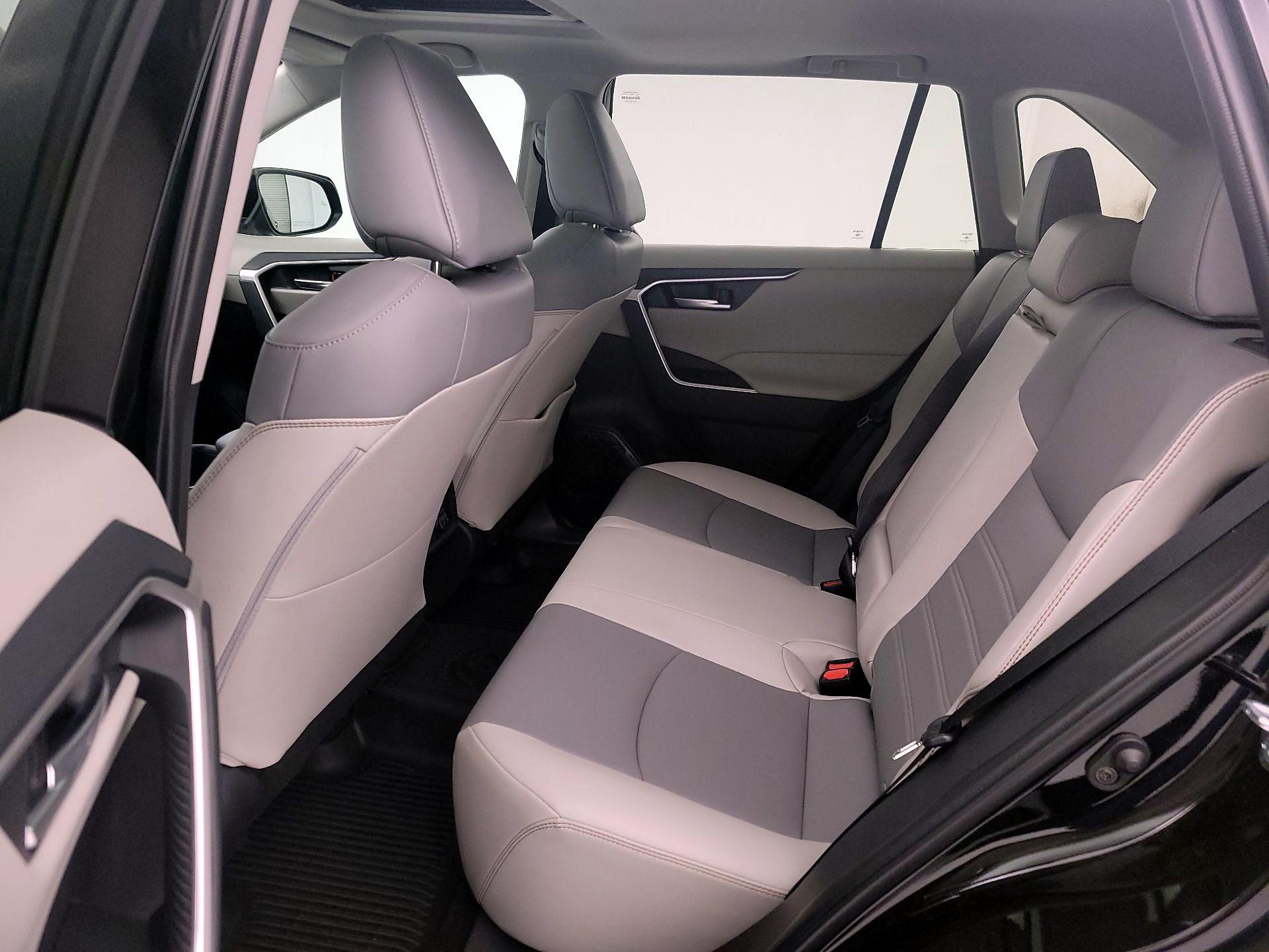 Thumbnail: 2025 Toyota RAV4 - 20