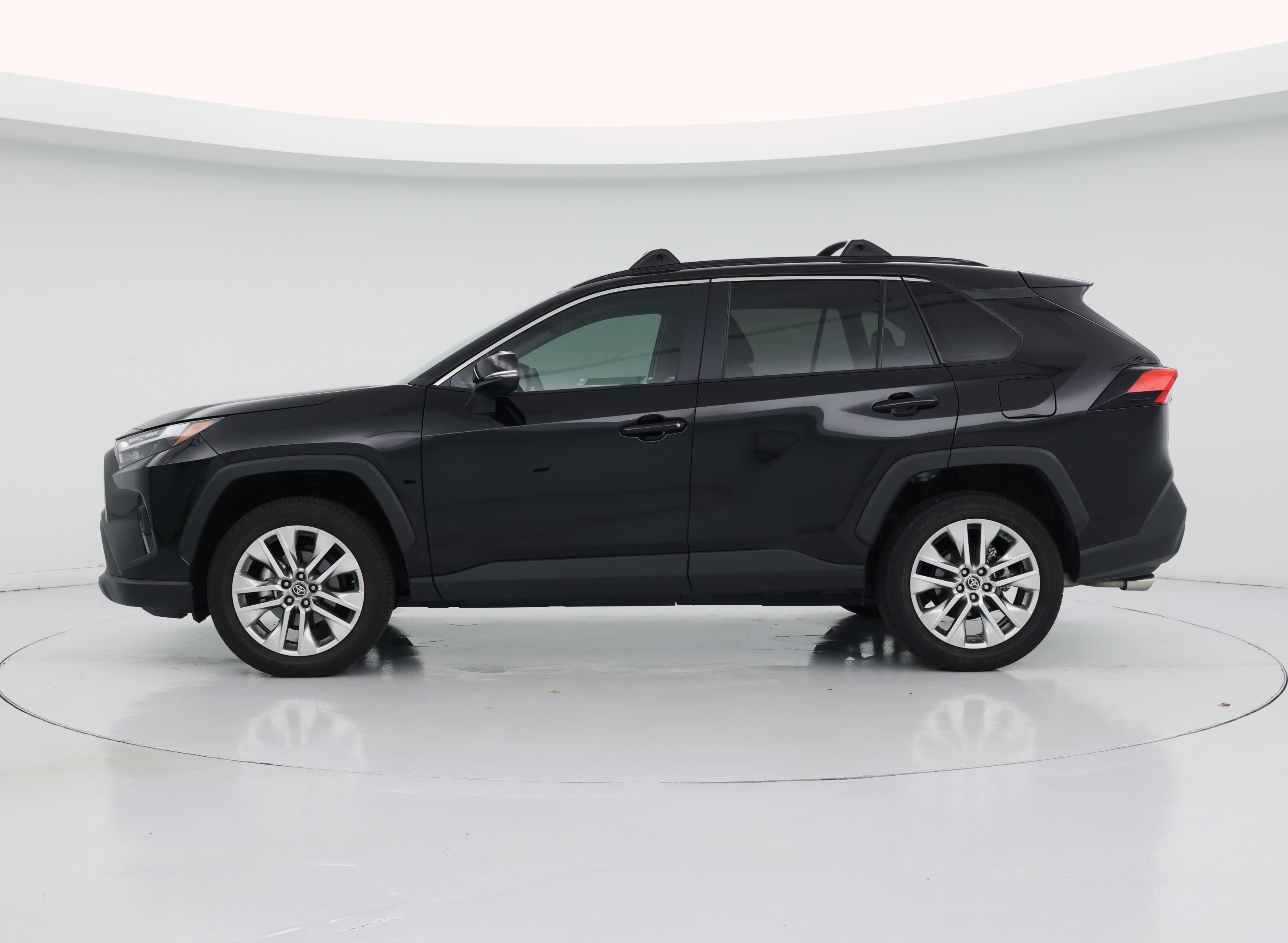 Thumbnail: 2025 Toyota RAV4 - 3