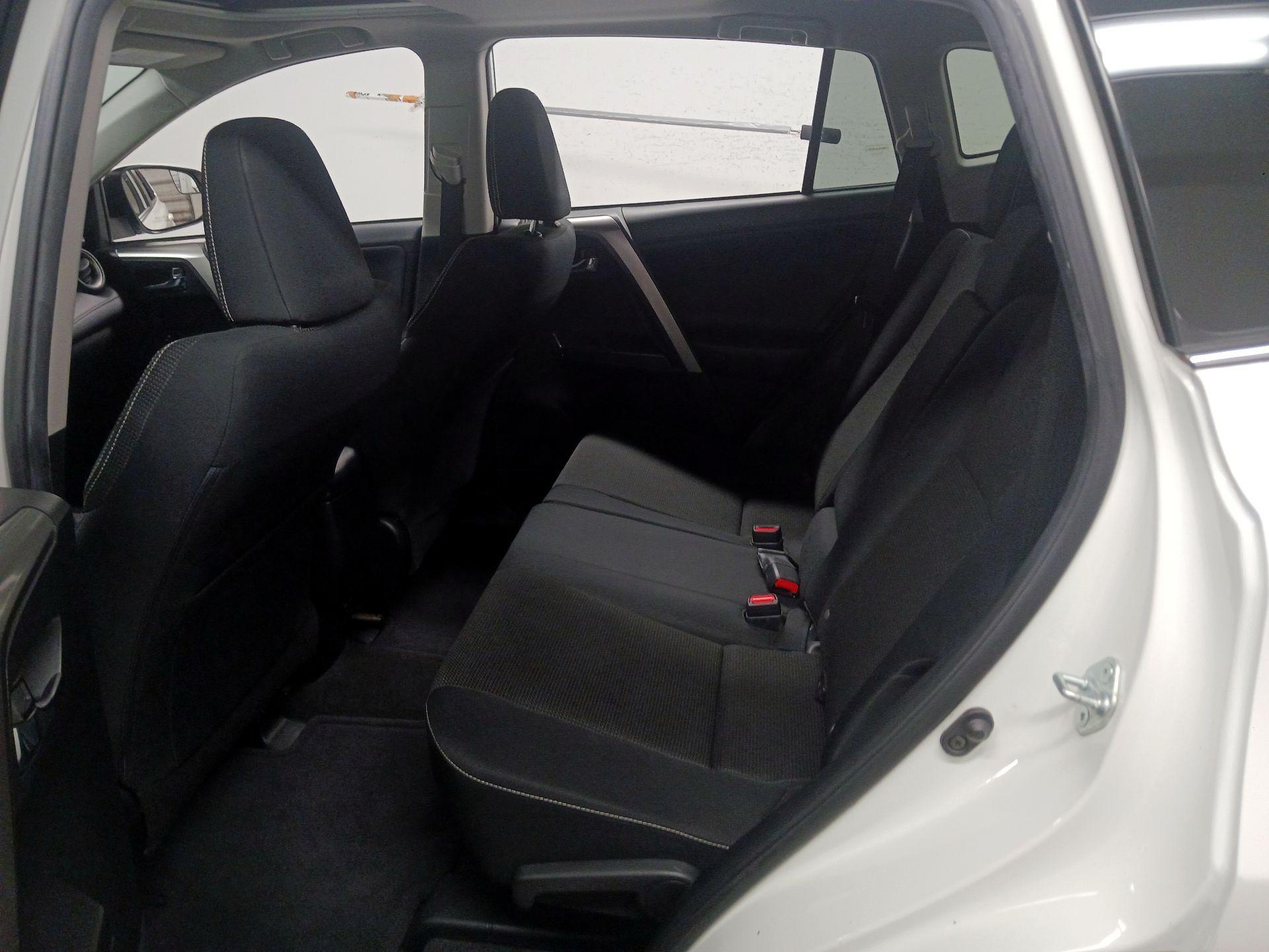 Thumbnail: 2017 Toyota RAV4 - 20