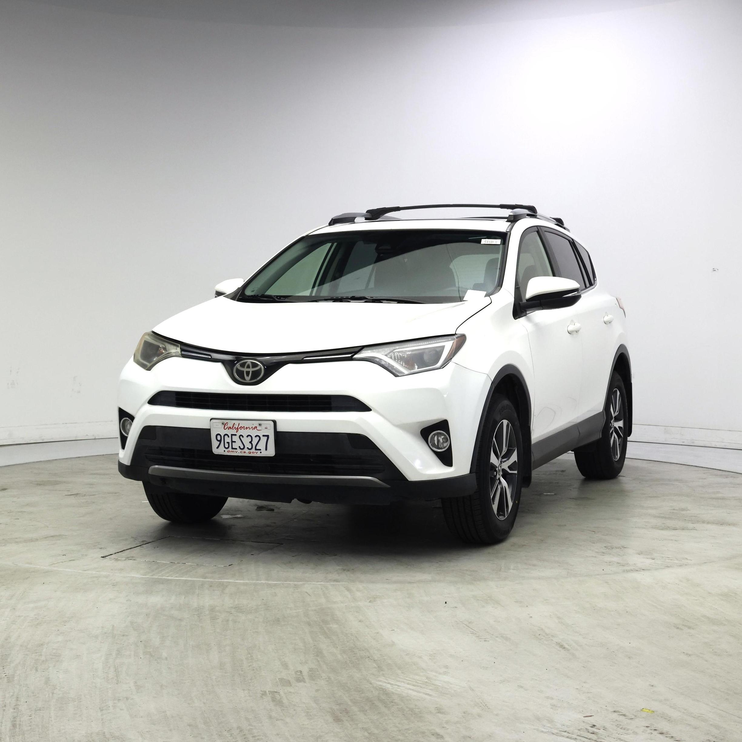 Thumbnail: 2017 Toyota RAV4 - 4