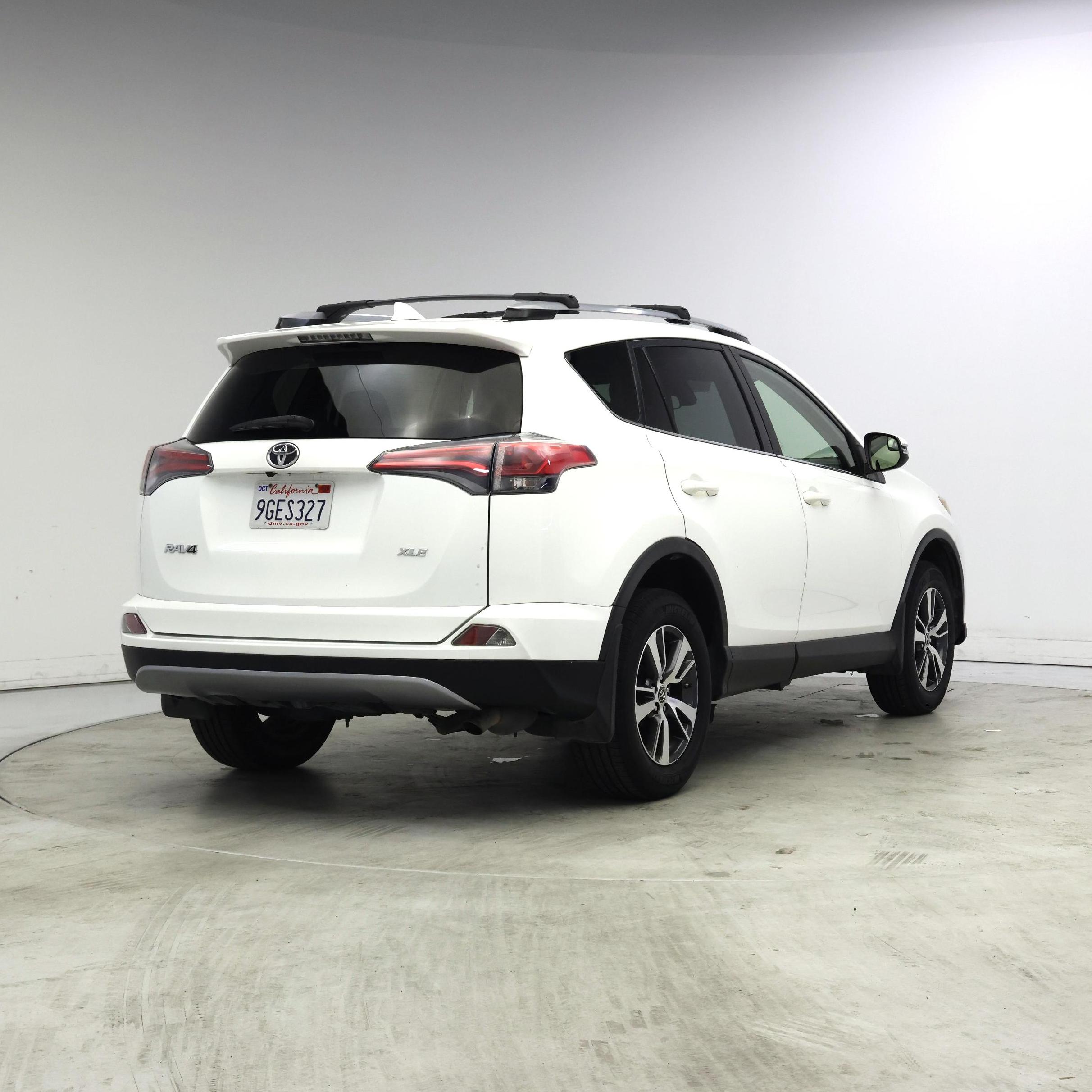 Thumbnail: 2017 Toyota RAV4 - 8