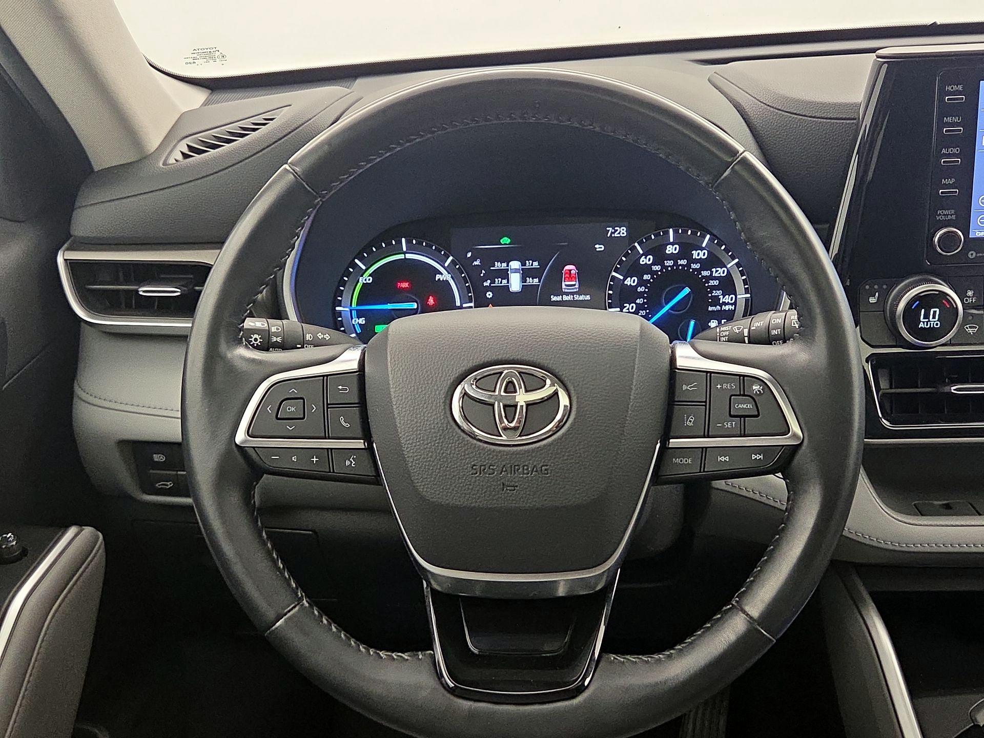 Thumbnail: 2020 Toyota Highlander - 10