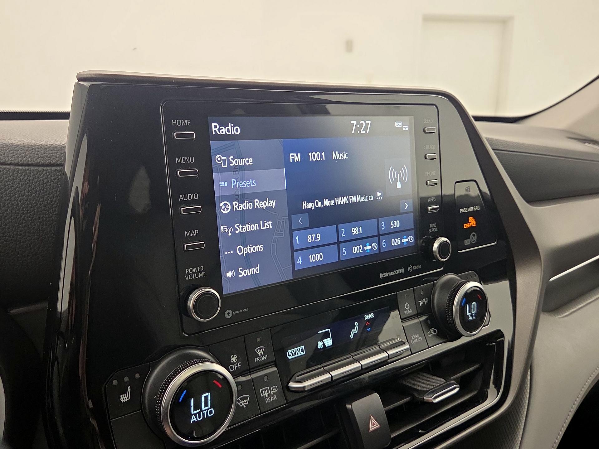 Thumbnail: 2020 Toyota Highlander - 16