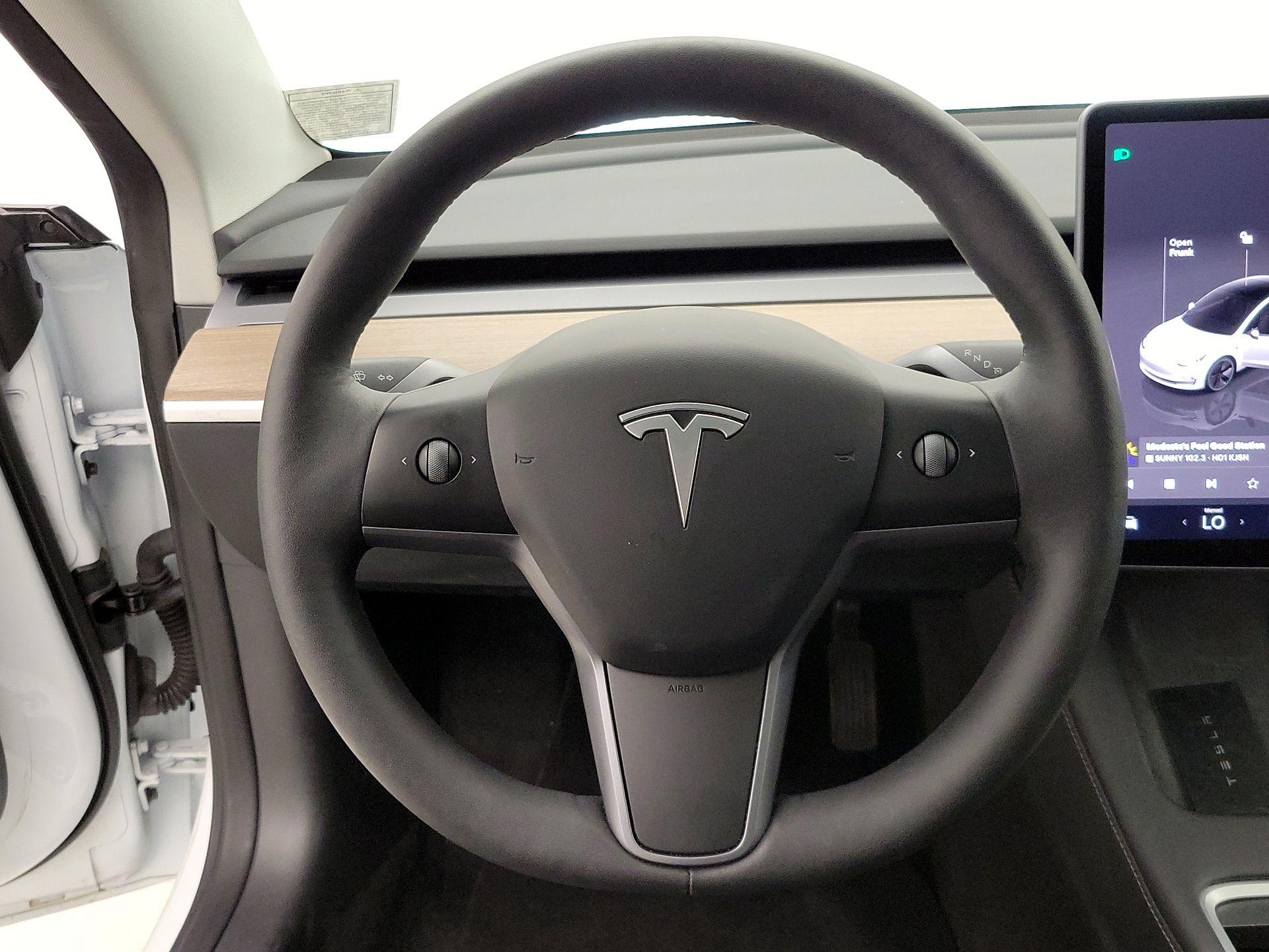 Thumbnail: 2023 Tesla Model 3 - 10