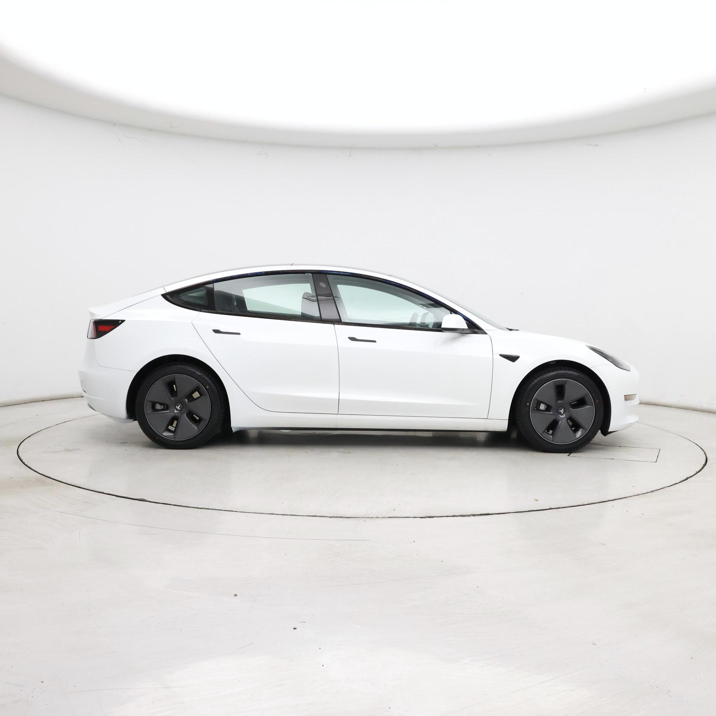 Thumbnail: 2023 Tesla Model 3 - 7