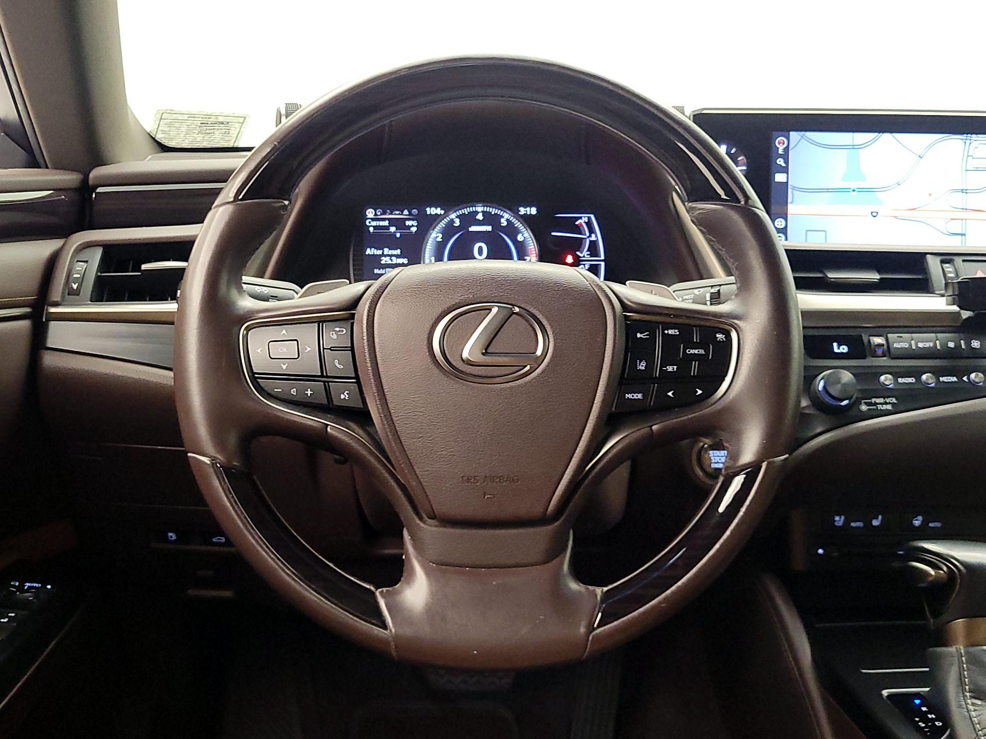 Thumbnail: 2020 Lexus ES - 10