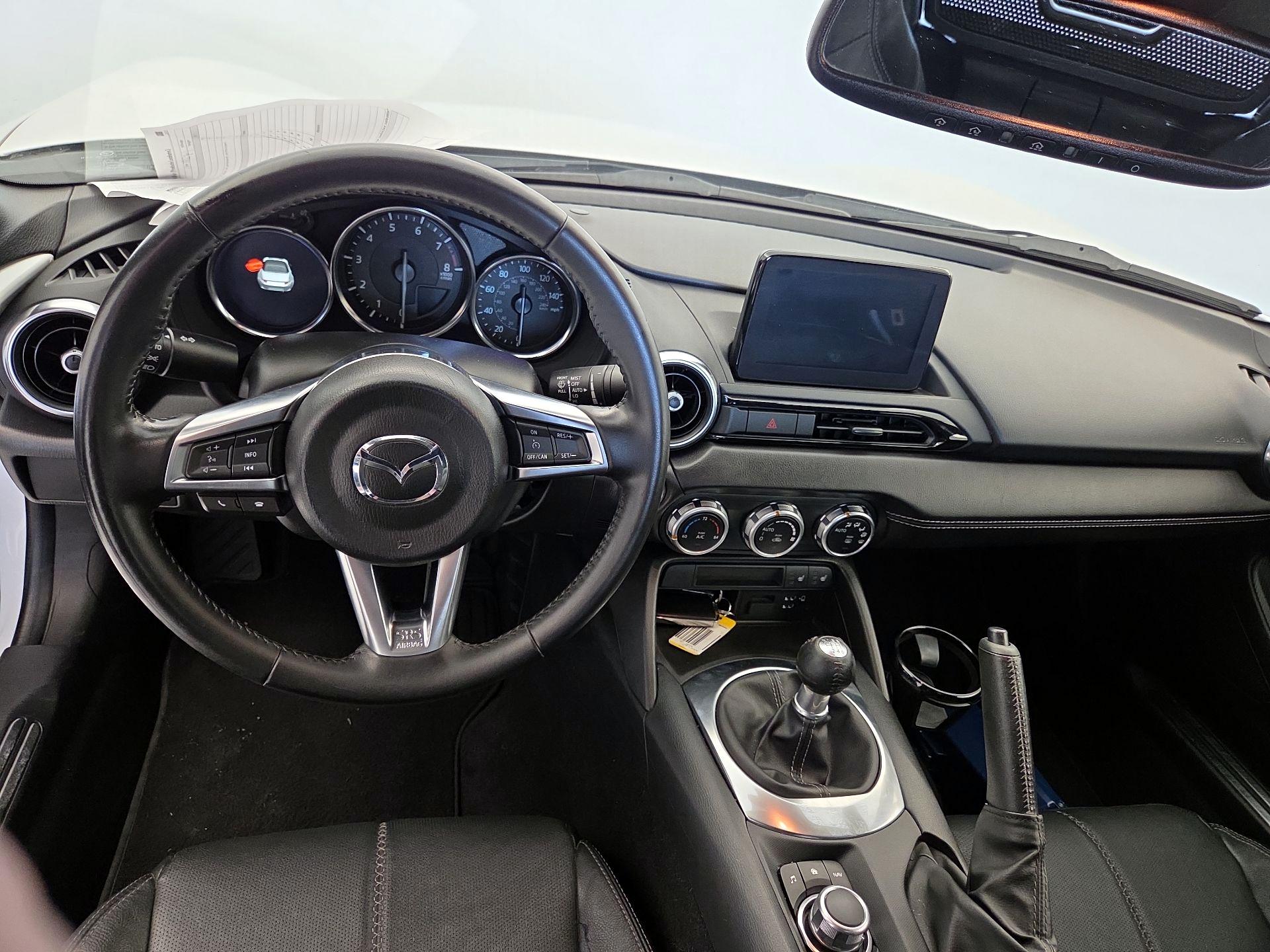 Thumbnail: 2021 Mazda MX-5 Miata - 9